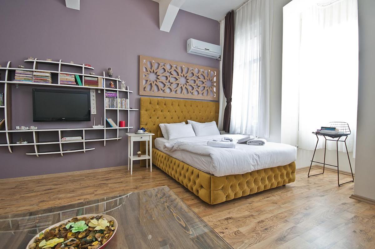Studio Apartment photo 3
