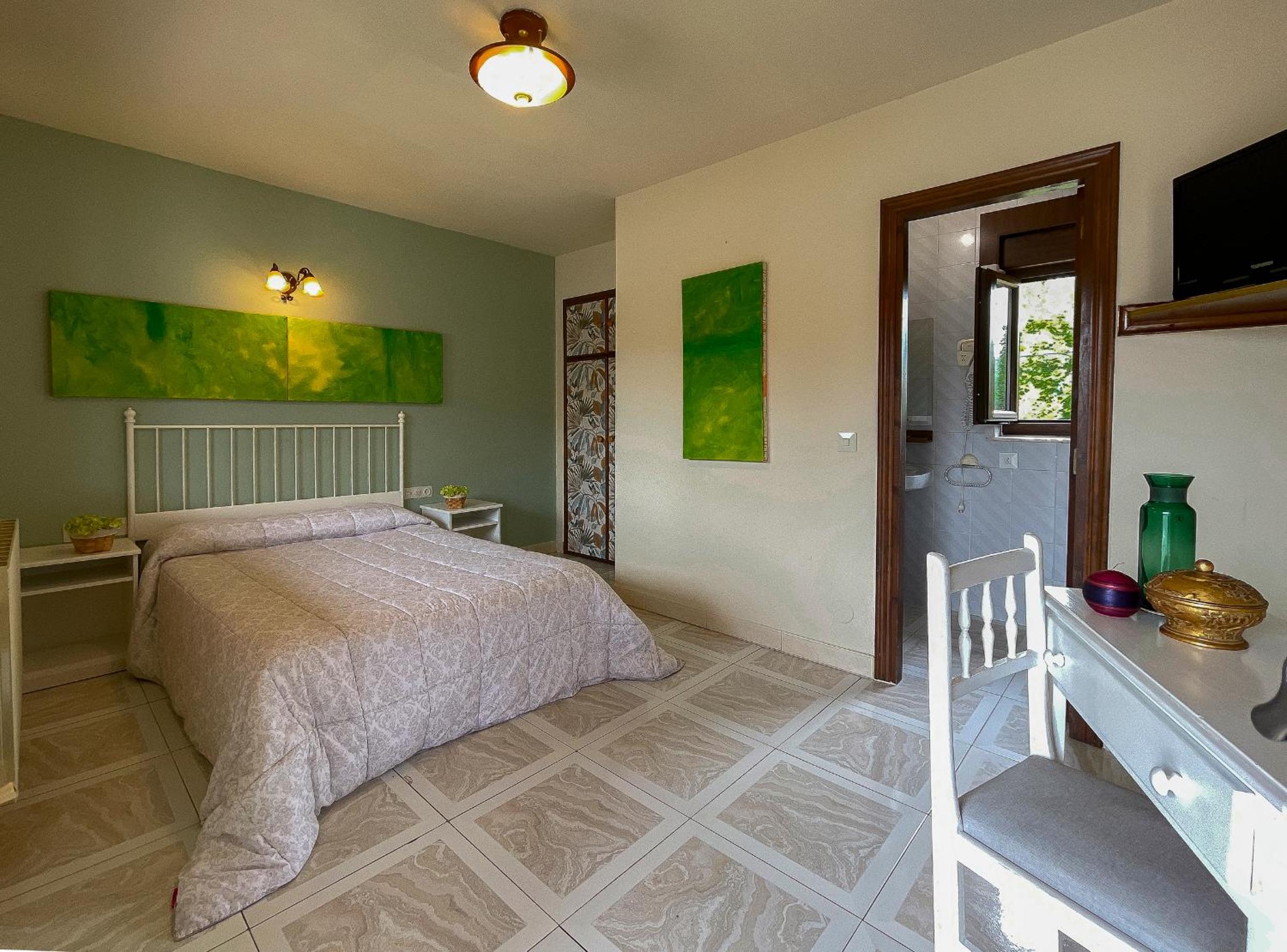 Double Room - Photo 8