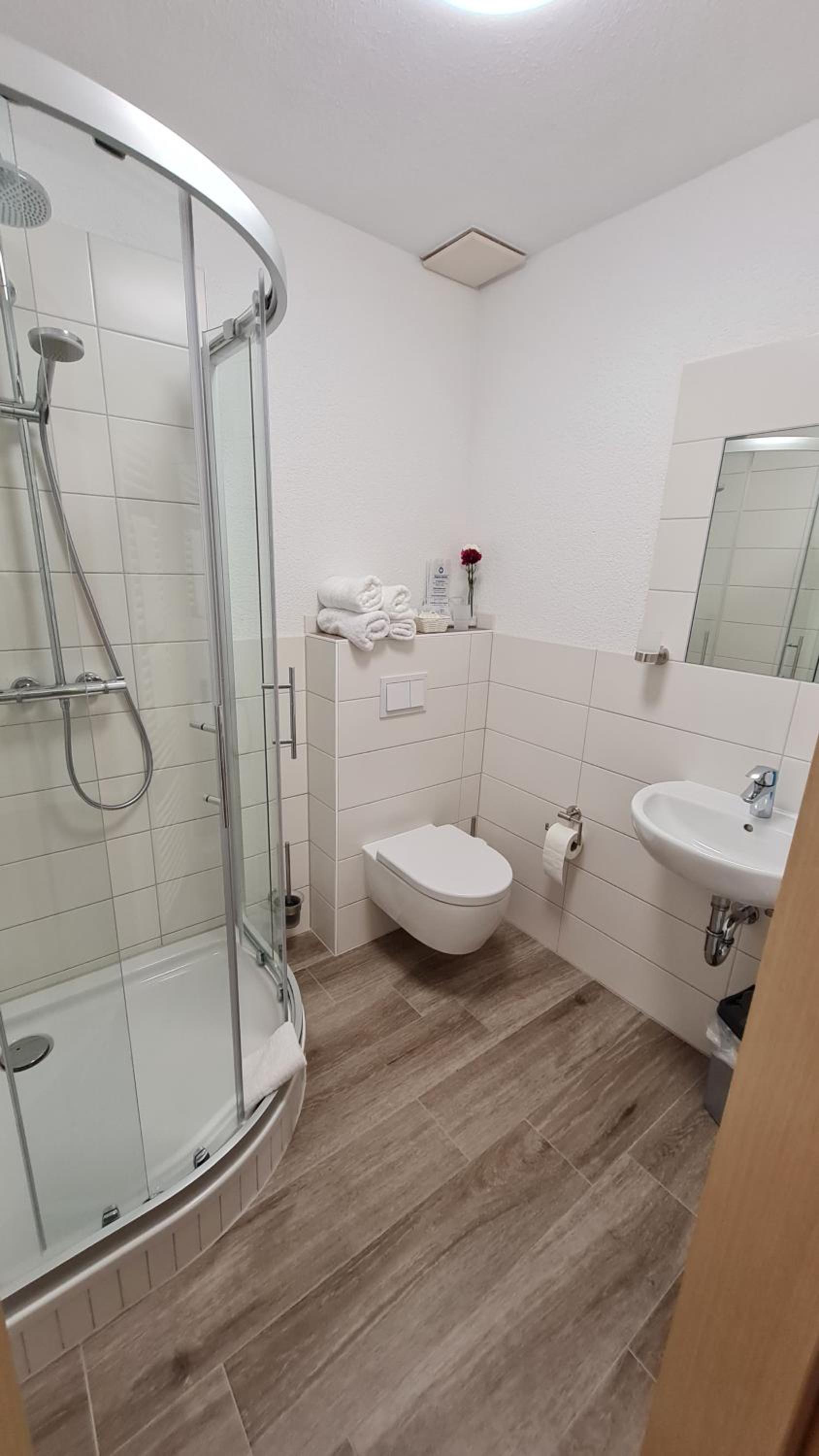 Deluxe Double Room (2 Adults + 1 Child) photo 2