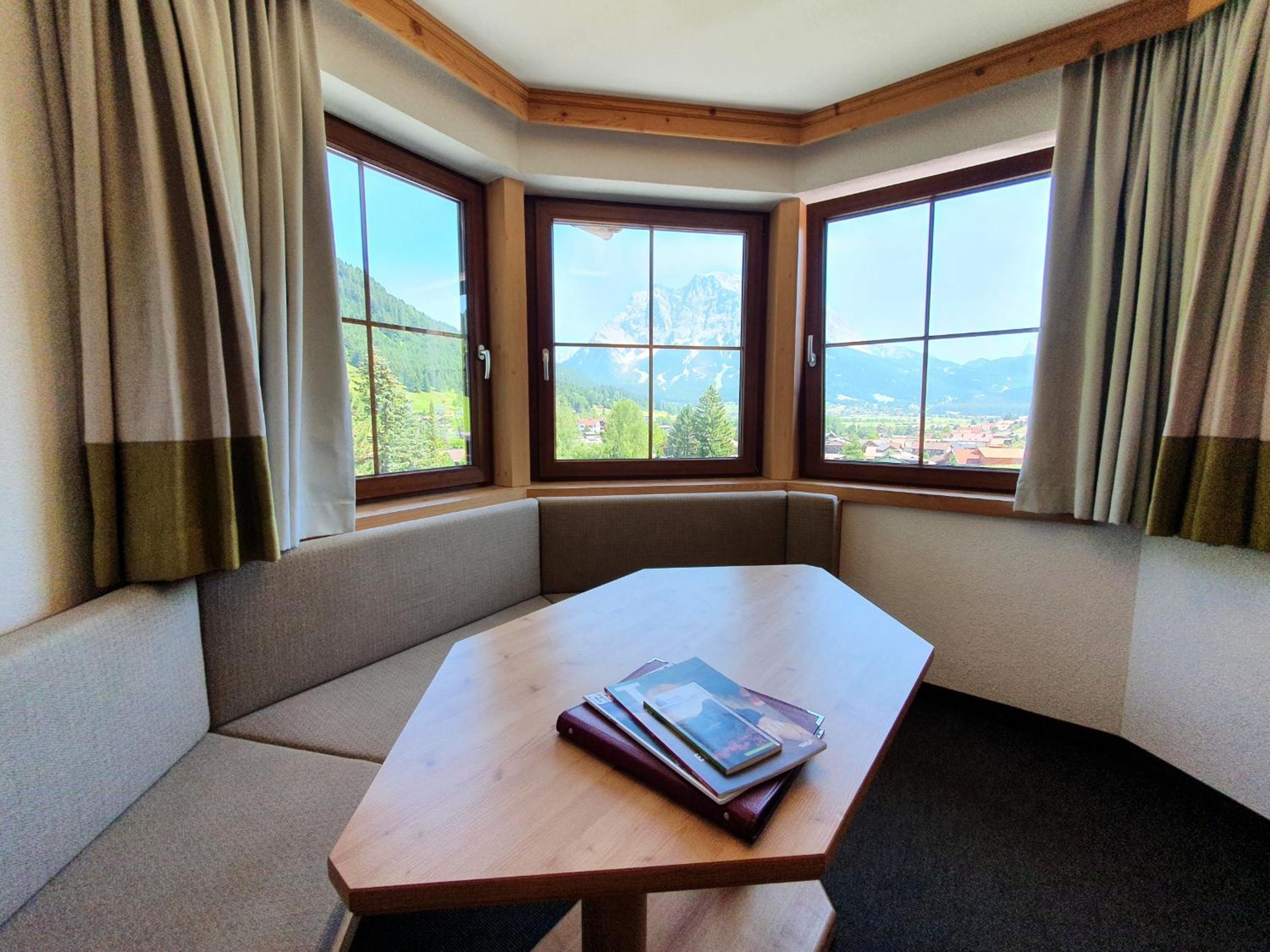 Deluxe Double Room - Photo 18