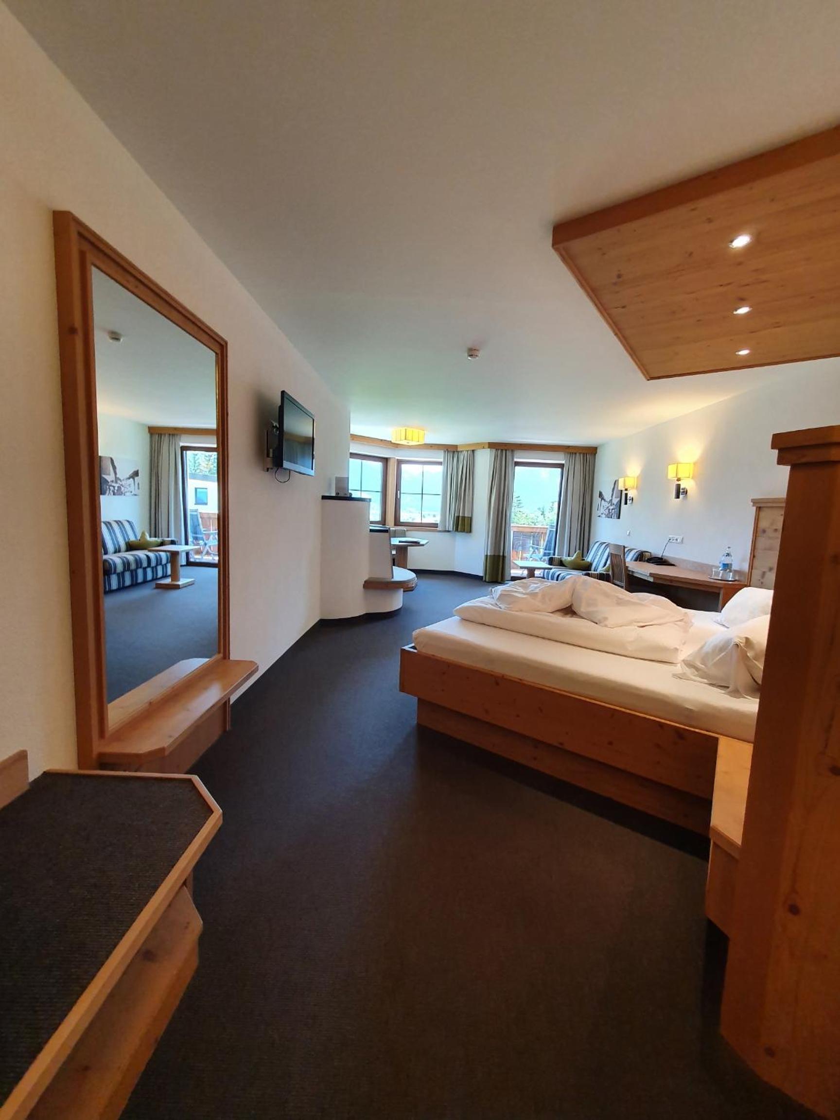 Deluxe Double Room - Photo 15