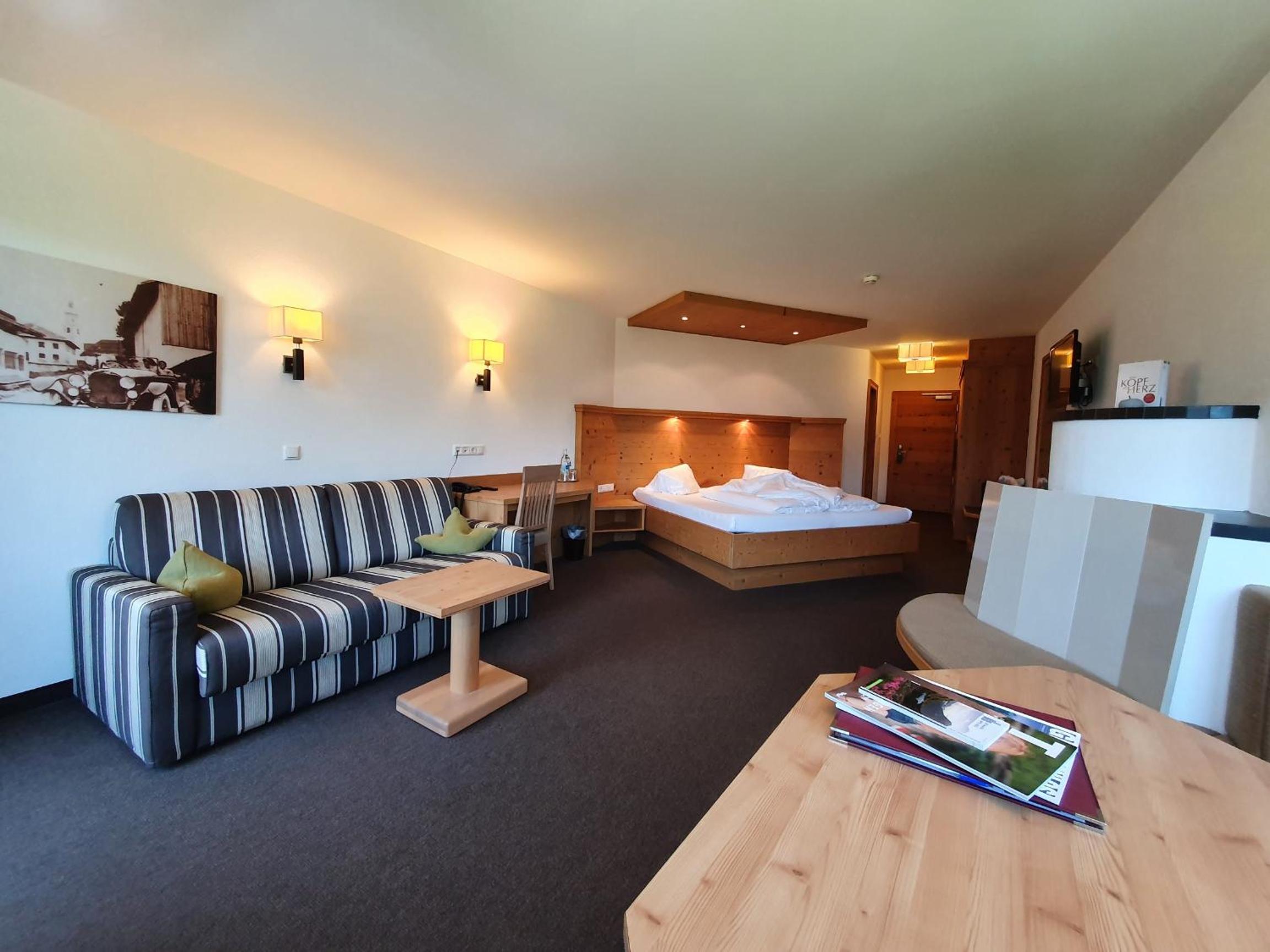 Deluxe Double Room - Photo 13