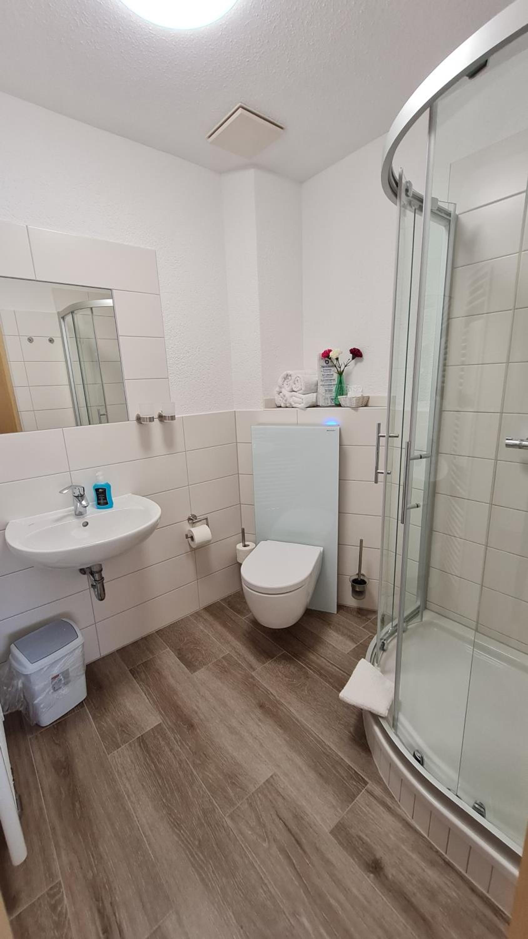Deluxe Double Room (2 Adults + 1 Child) photo 3