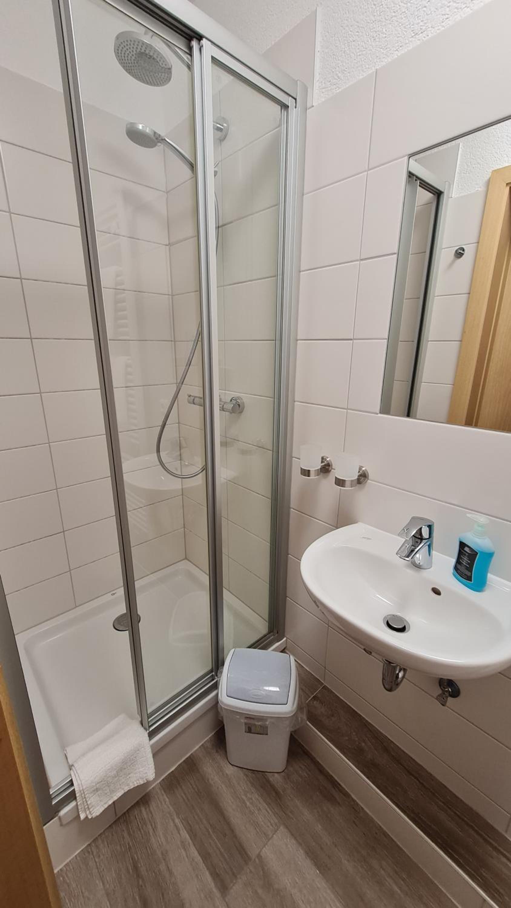 Deluxe Double Room (2 Adults + 1 Child) photo 3