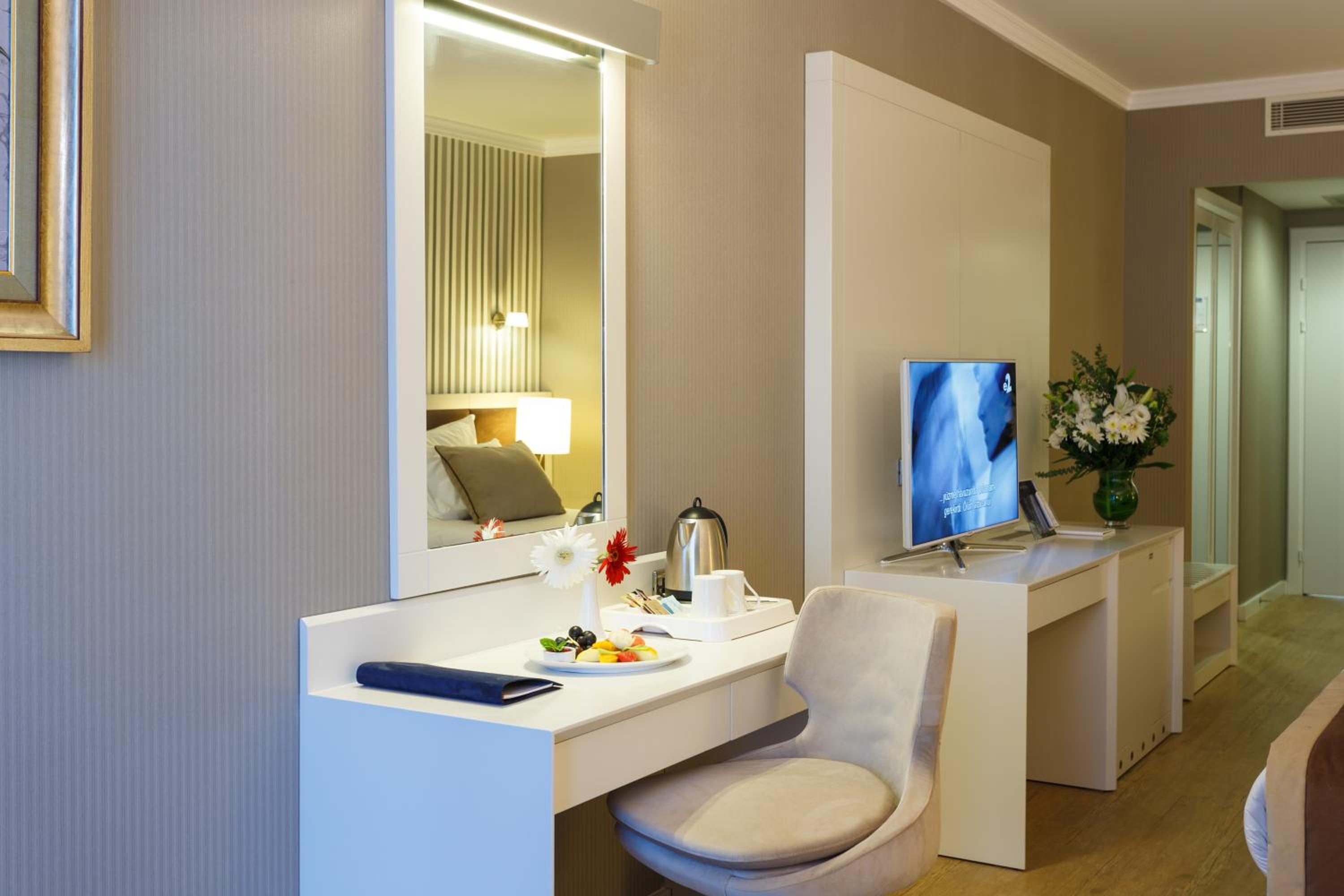 Standard Room with City View photo 2