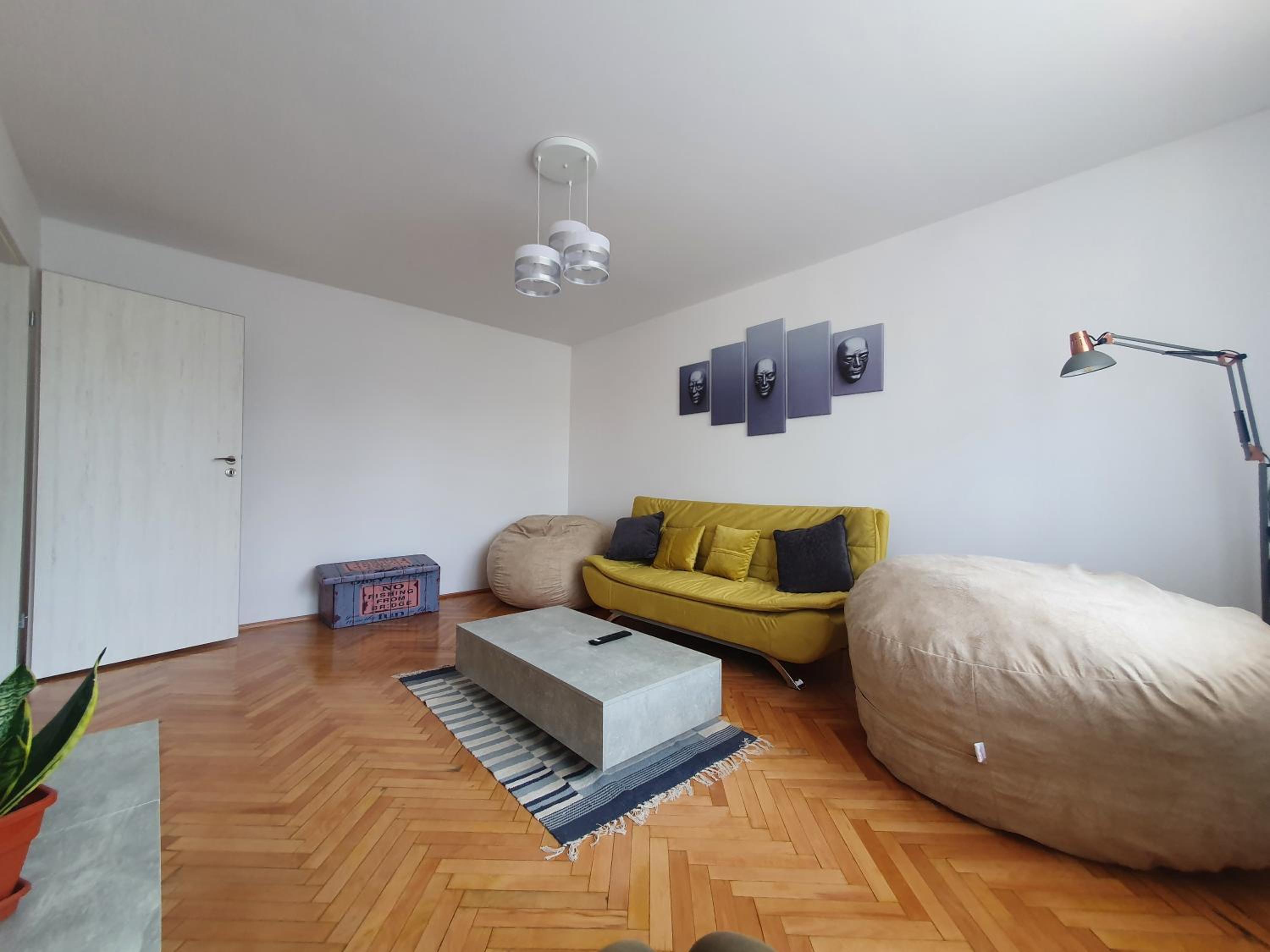 One-Bedroom Apartment - Photo 8