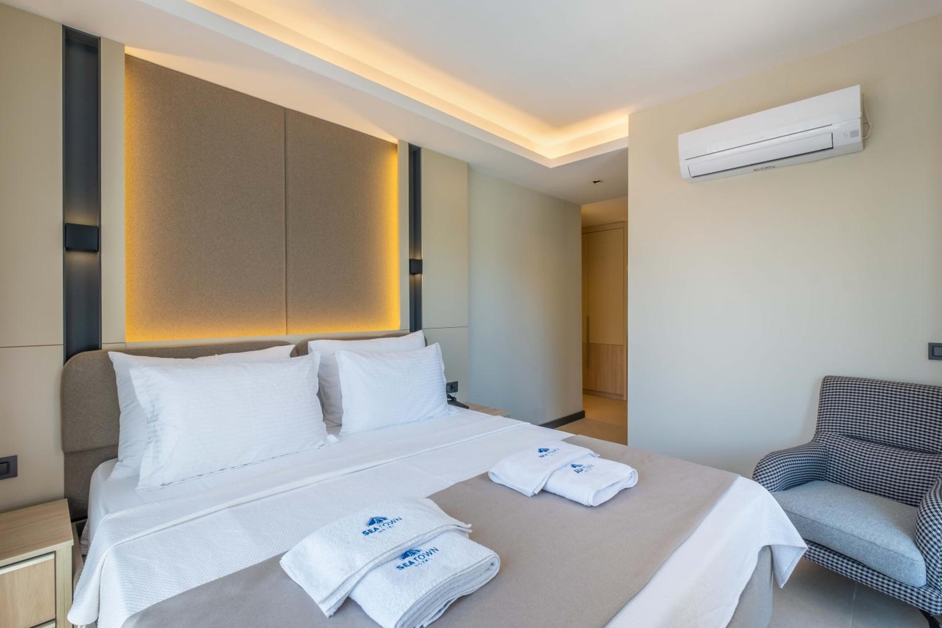 Deluxe Room - Photo 7