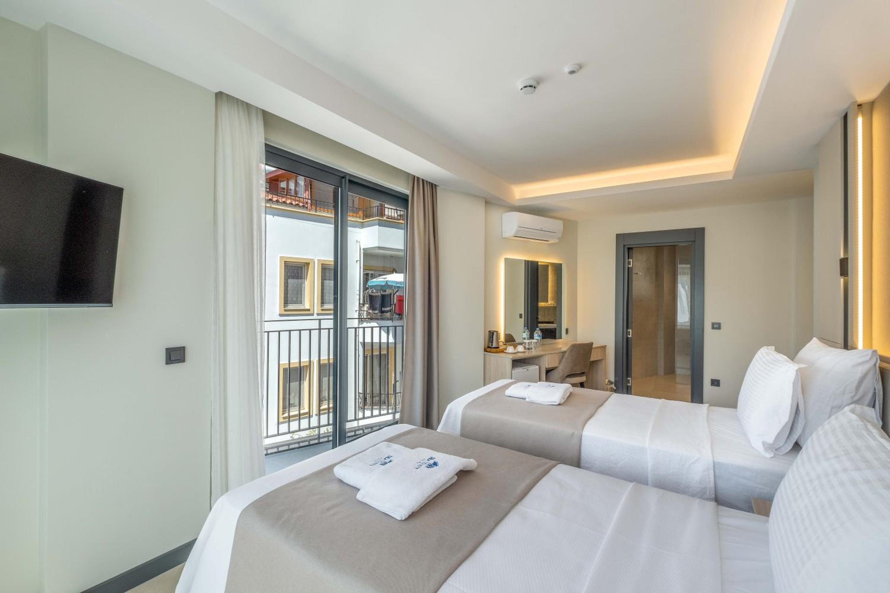 Deluxe Twin Room - Photo 10
