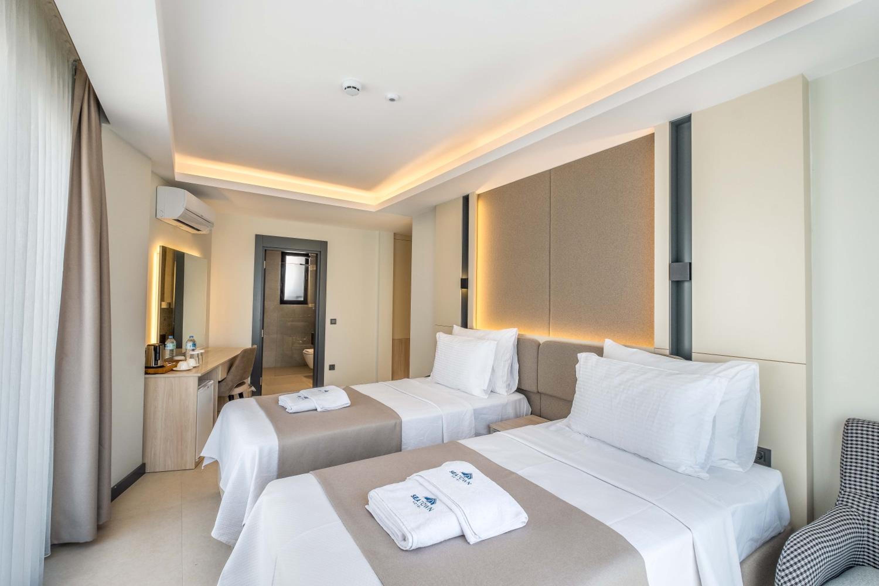 Deluxe Twin Room - Photo 1
