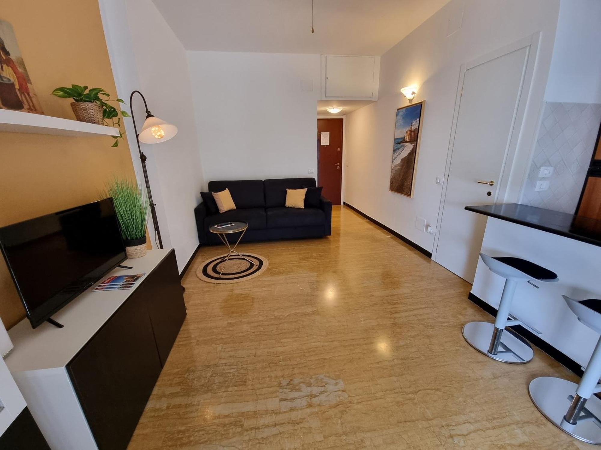 One-Bedroom Apartment photo 2