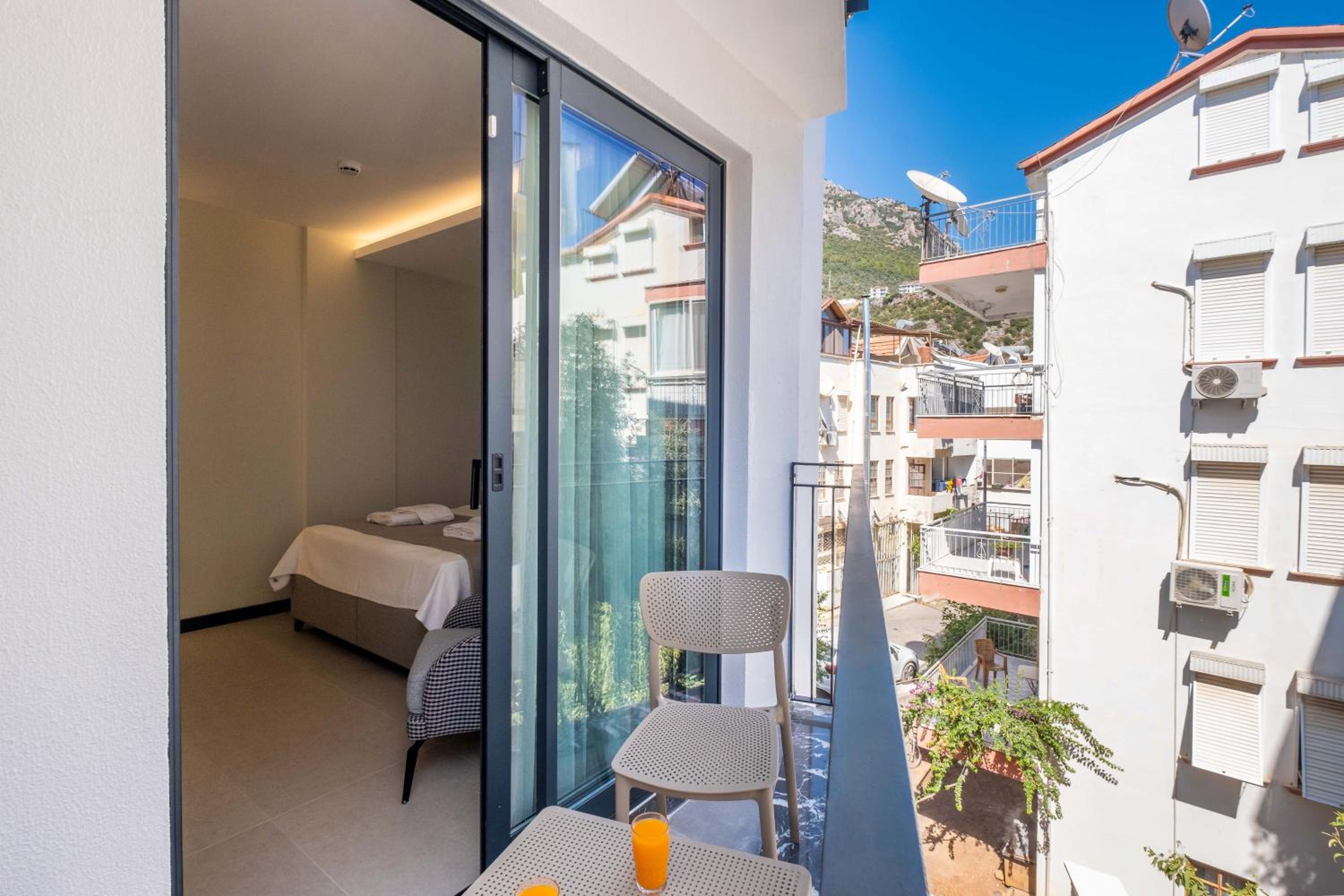 Standard Double Room - Photo 14