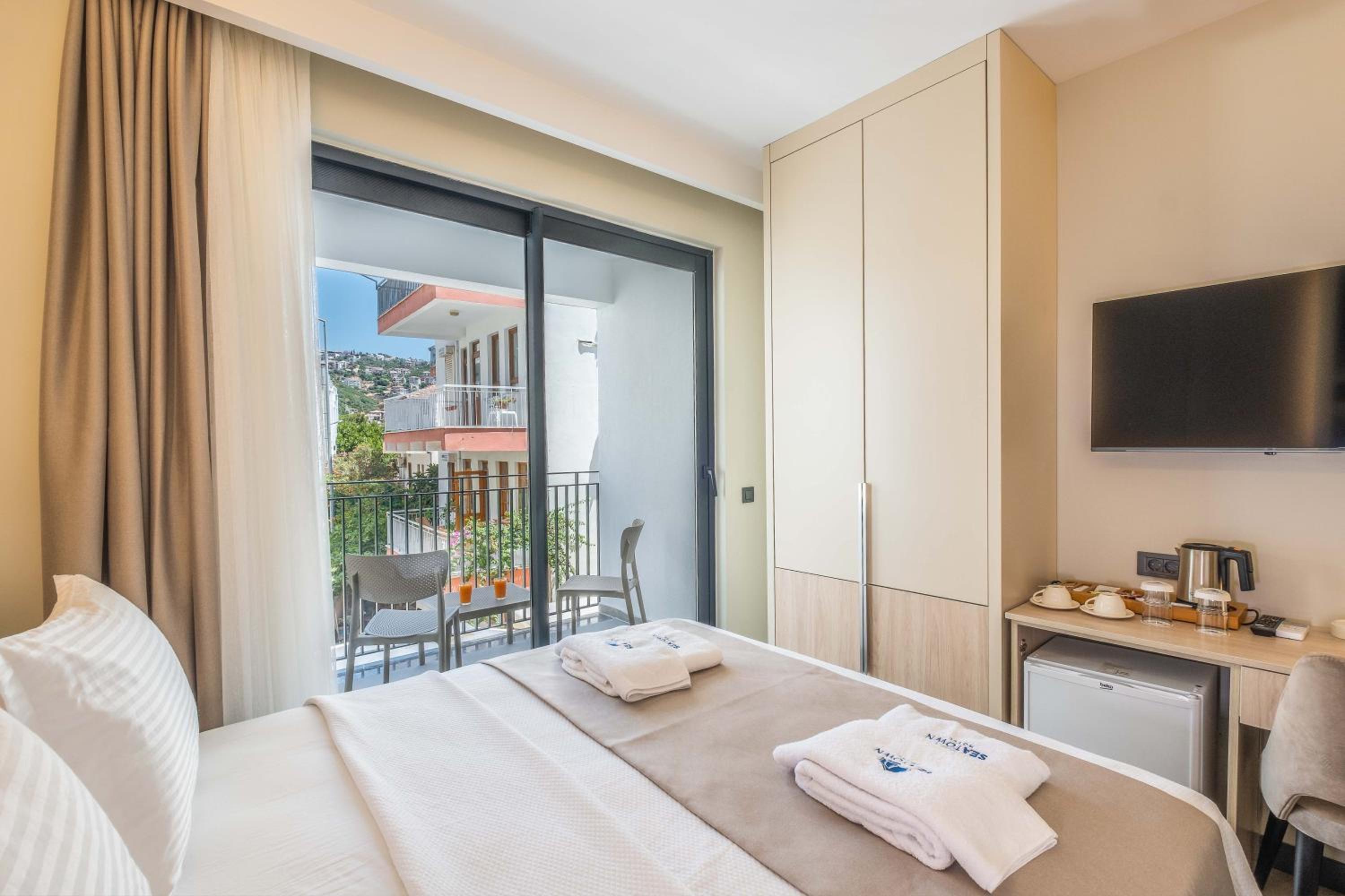 Economy Double Room - Photo 12