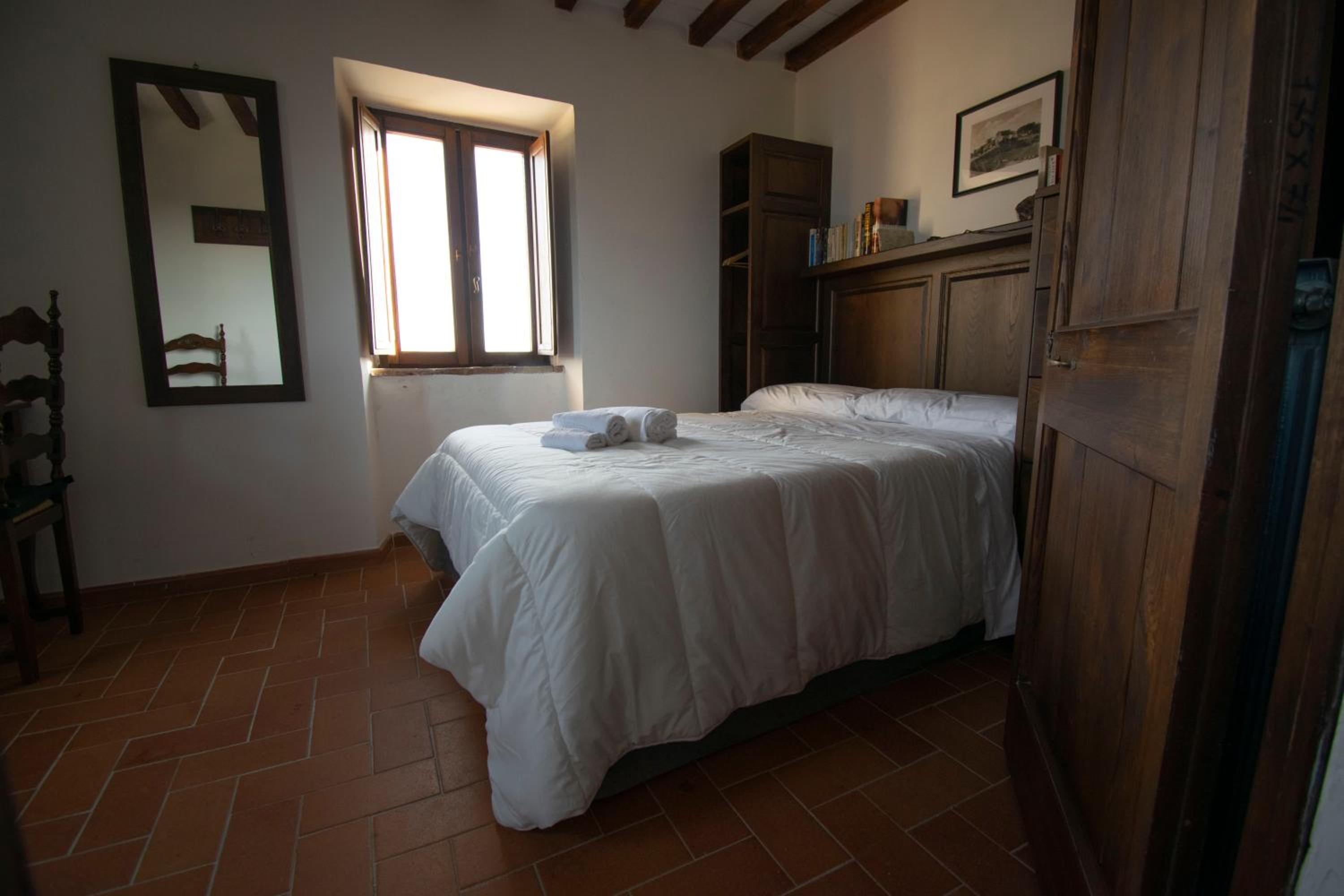 Double Room with Private Bathroom - Photo 2