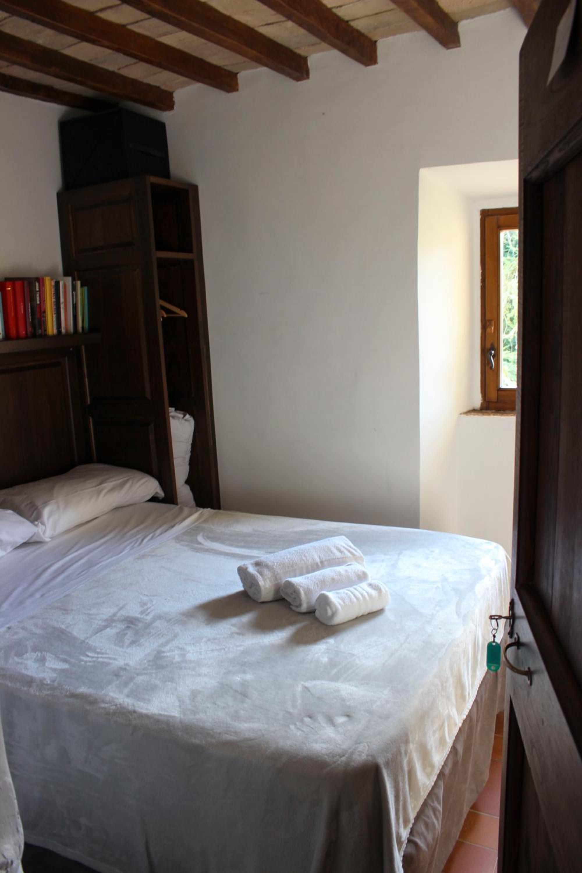 Double Room with Private Bathroom - Photo 6