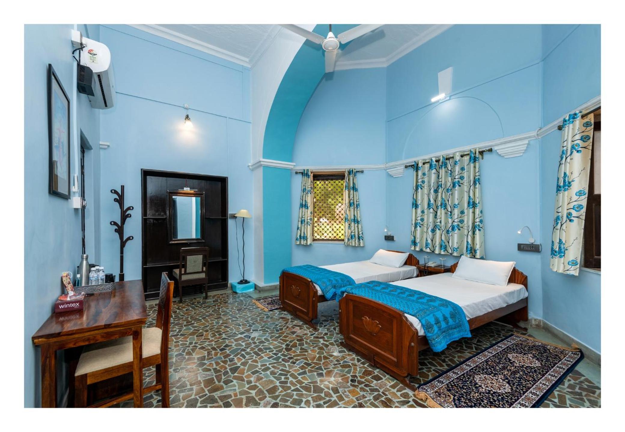 Deluxe Twin Room photo 3