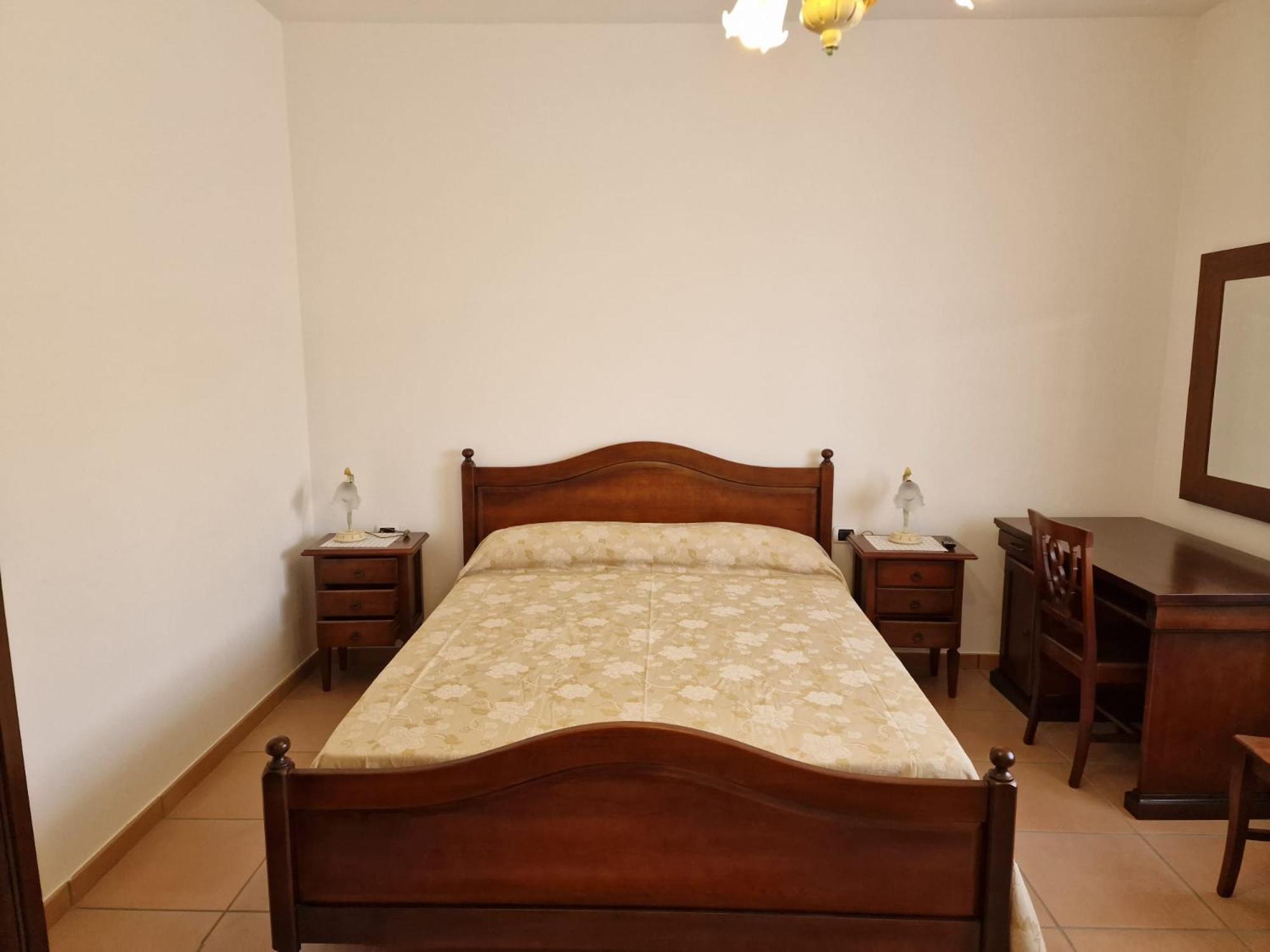 Large Double Room photo 2