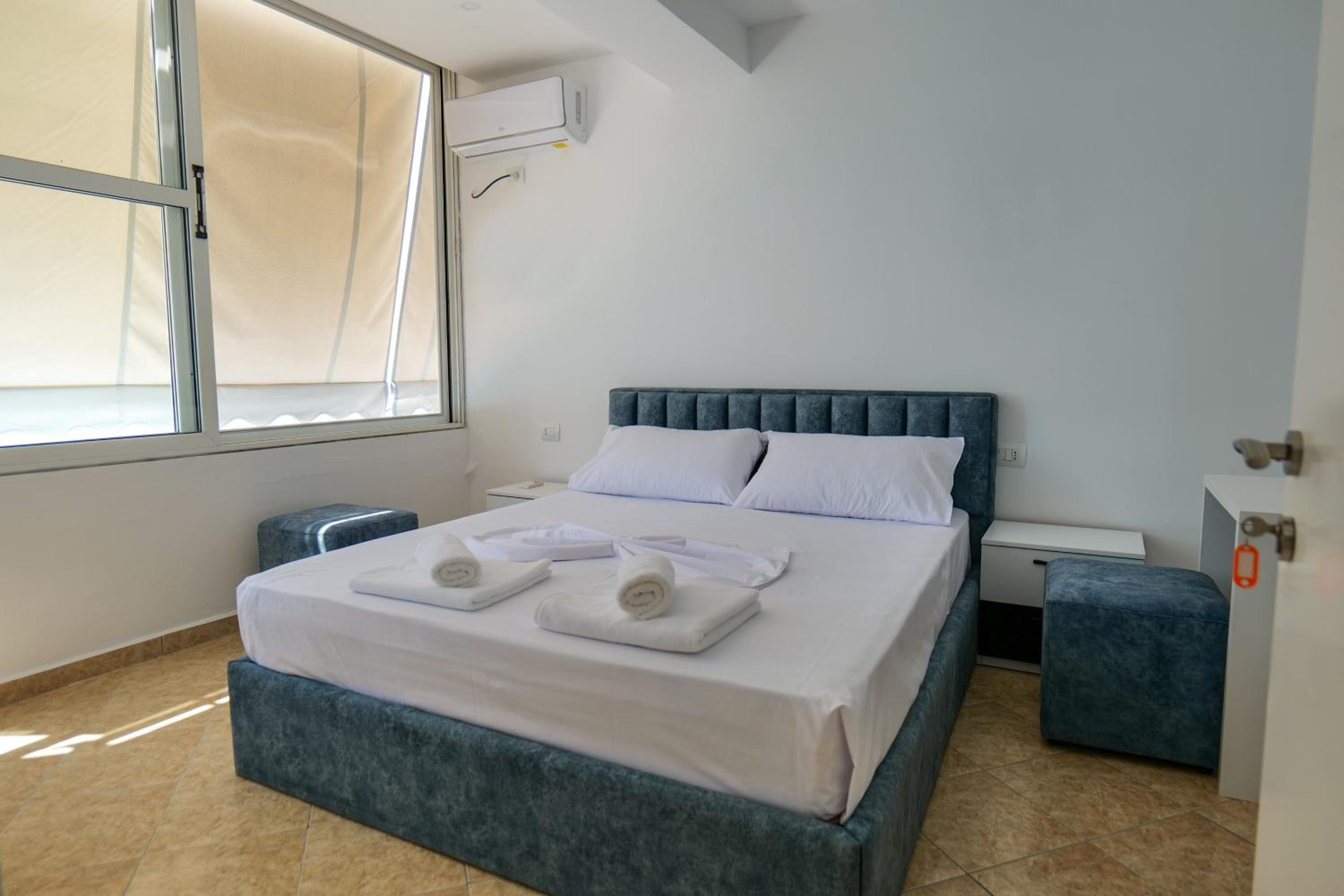 Double Room with Extra Bed photo 2