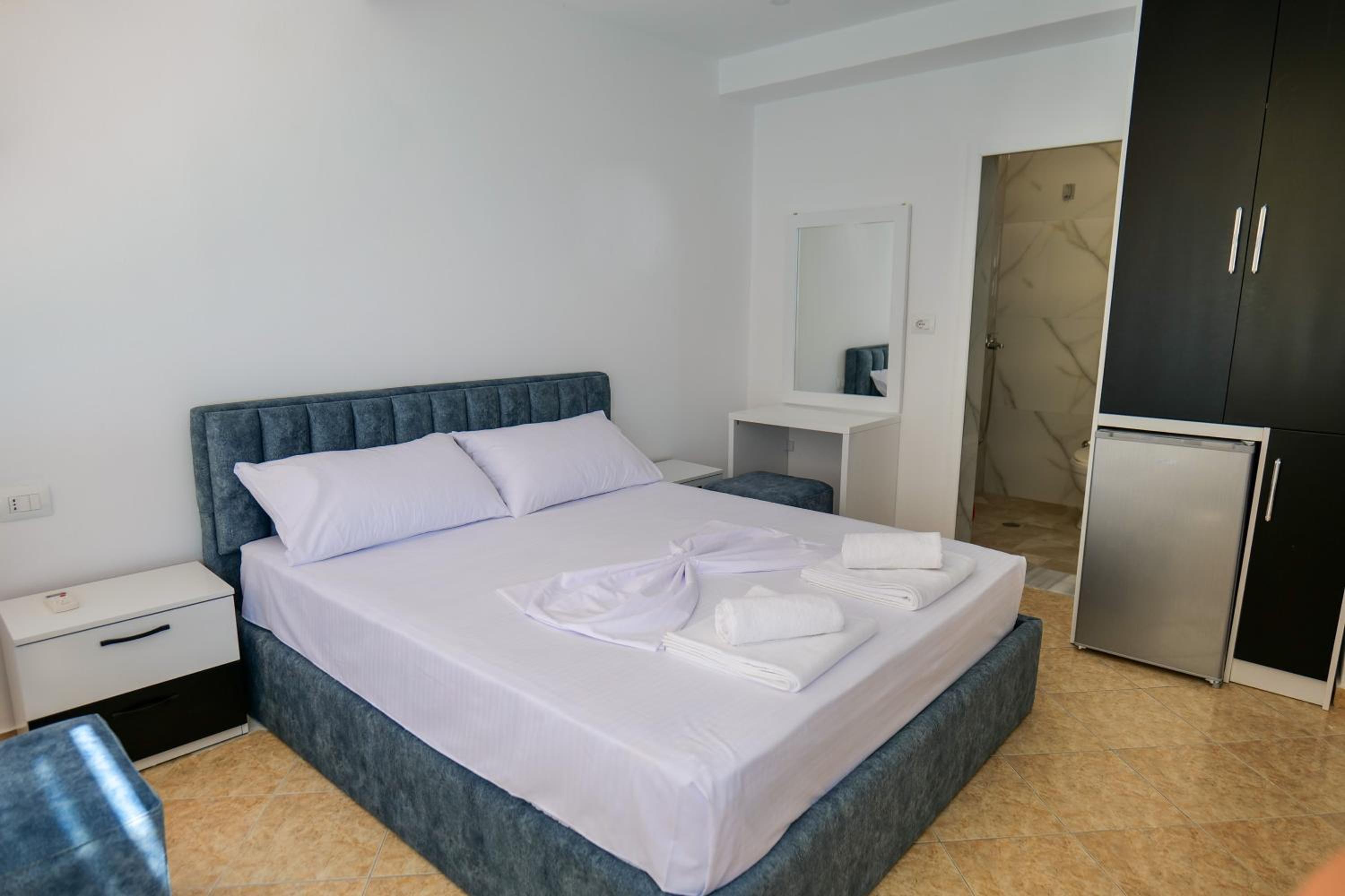 Double Room with Extra Bed photo 3