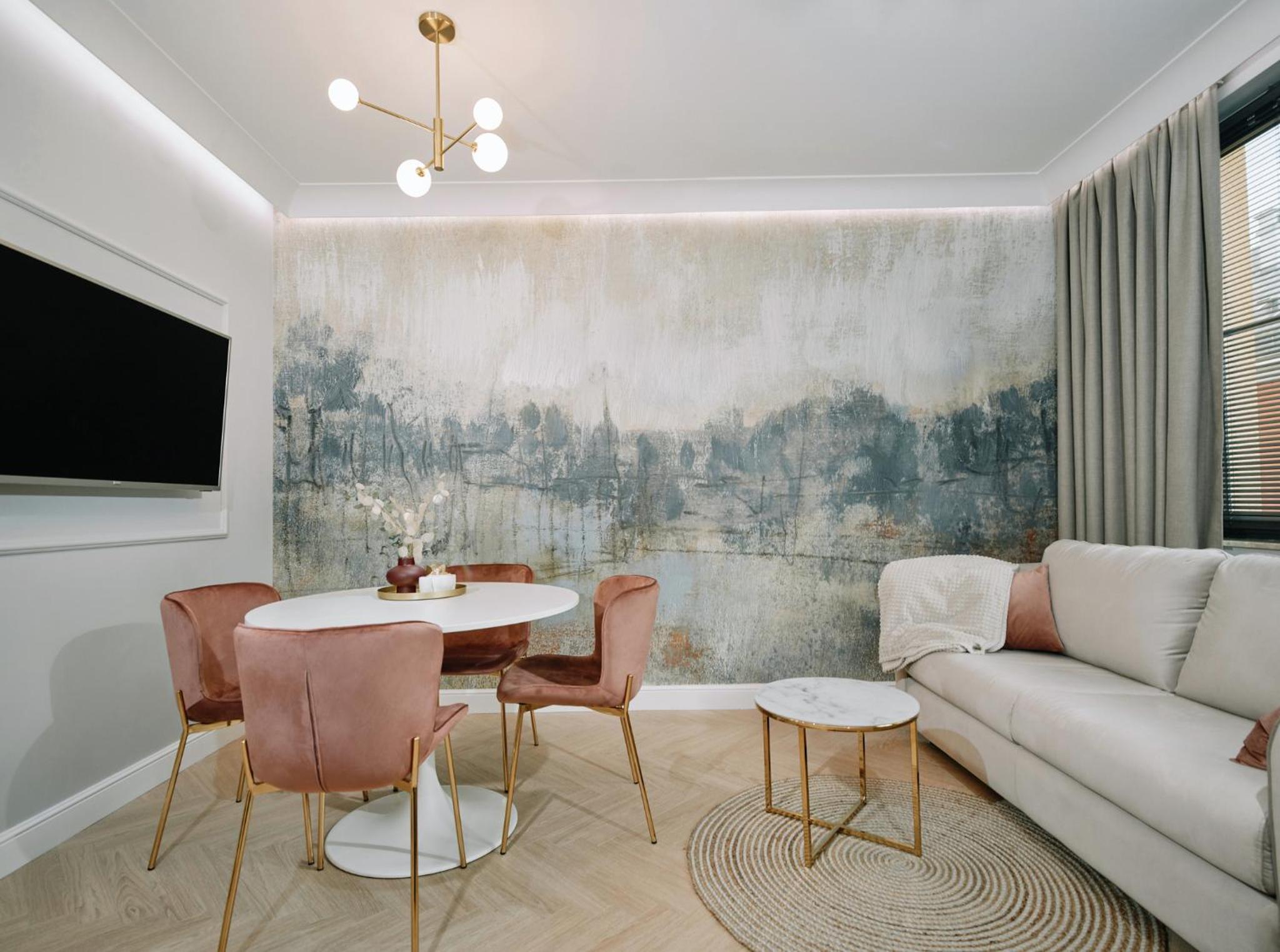 One-Bedroom Apartment - Photo 3