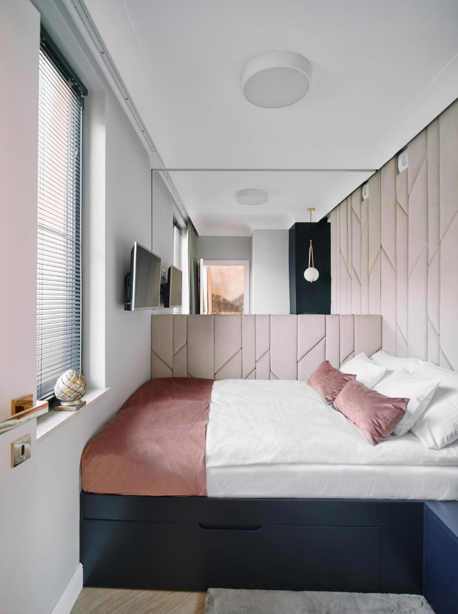 One-Bedroom Apartment - Photo 6