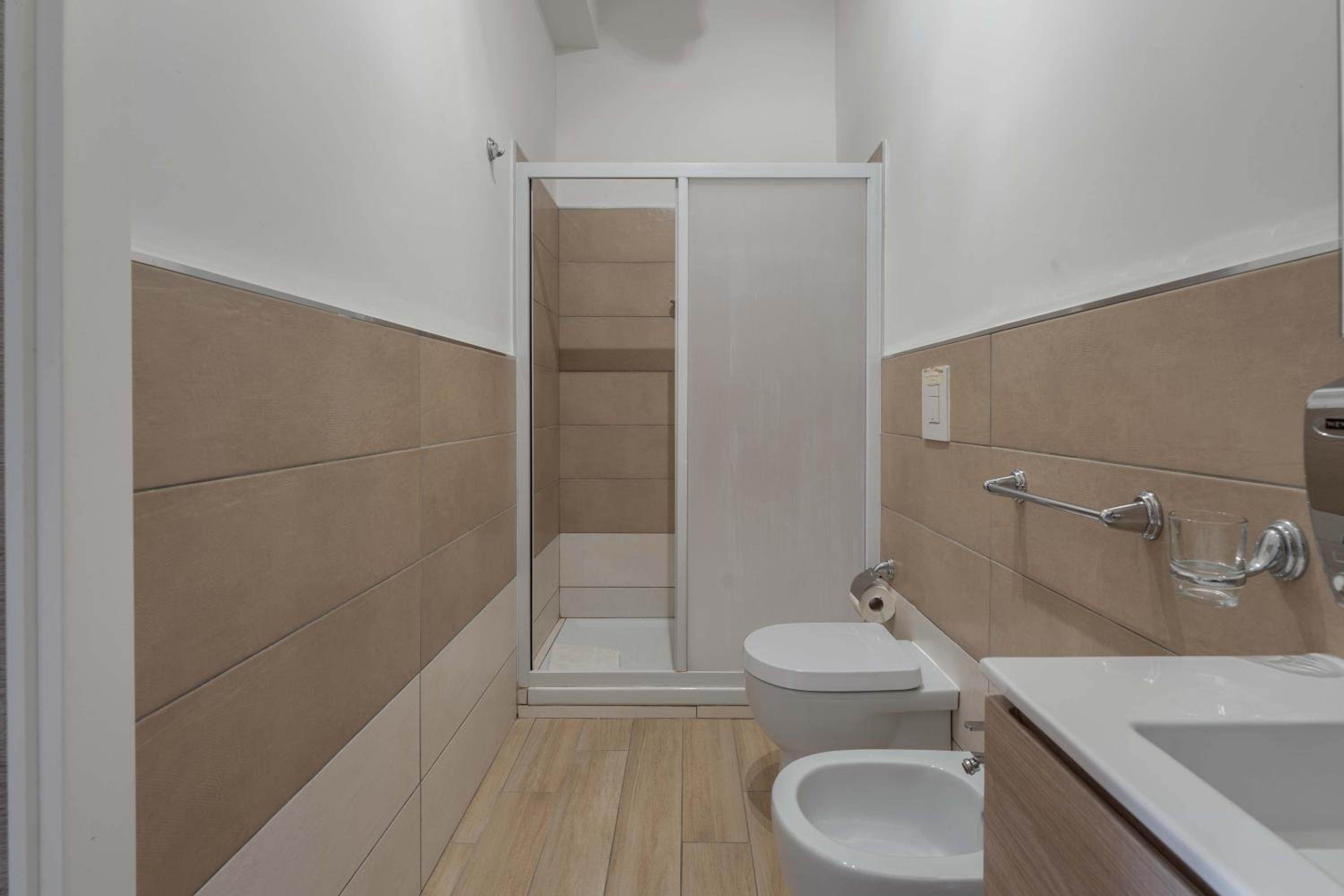 Double Room - Photo 25