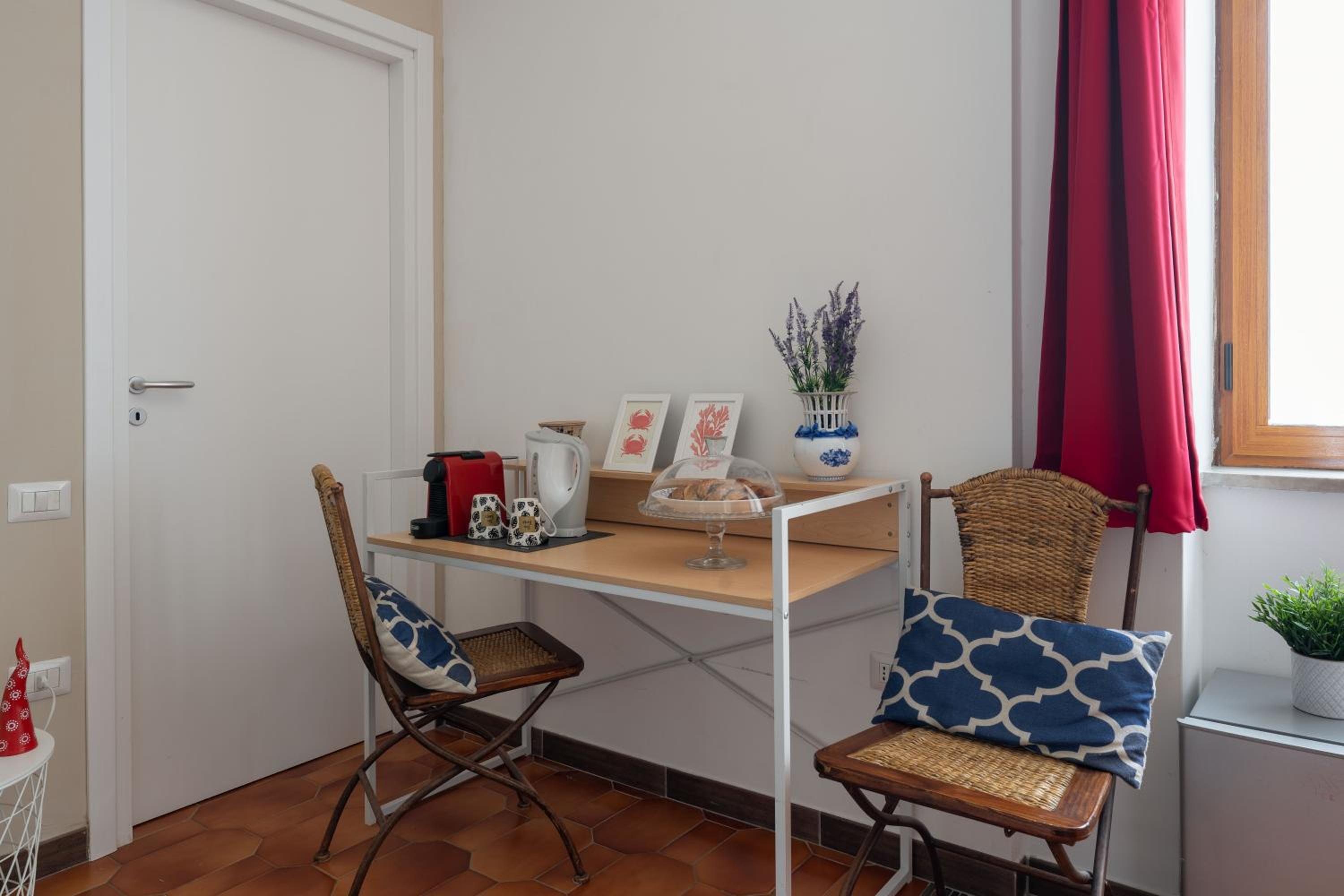 Double Room with Patio - Photo 11