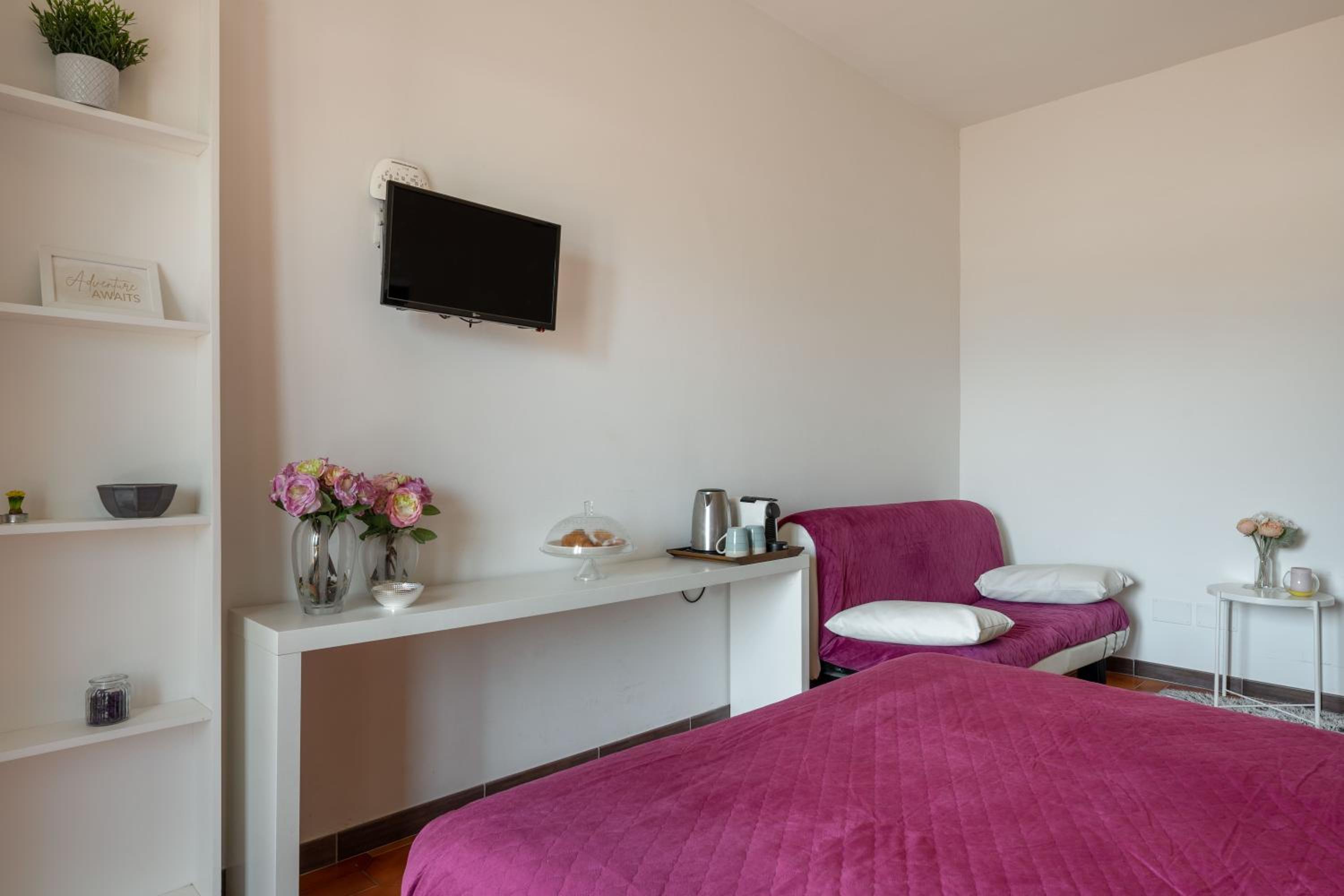 Double Room - Photo 21