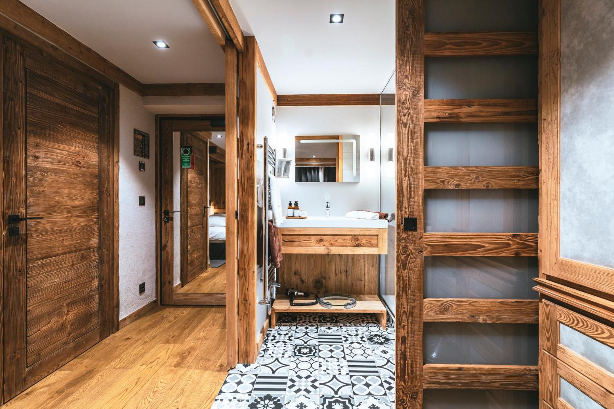 Chambre Confort avec Balcon - Vue sur Village