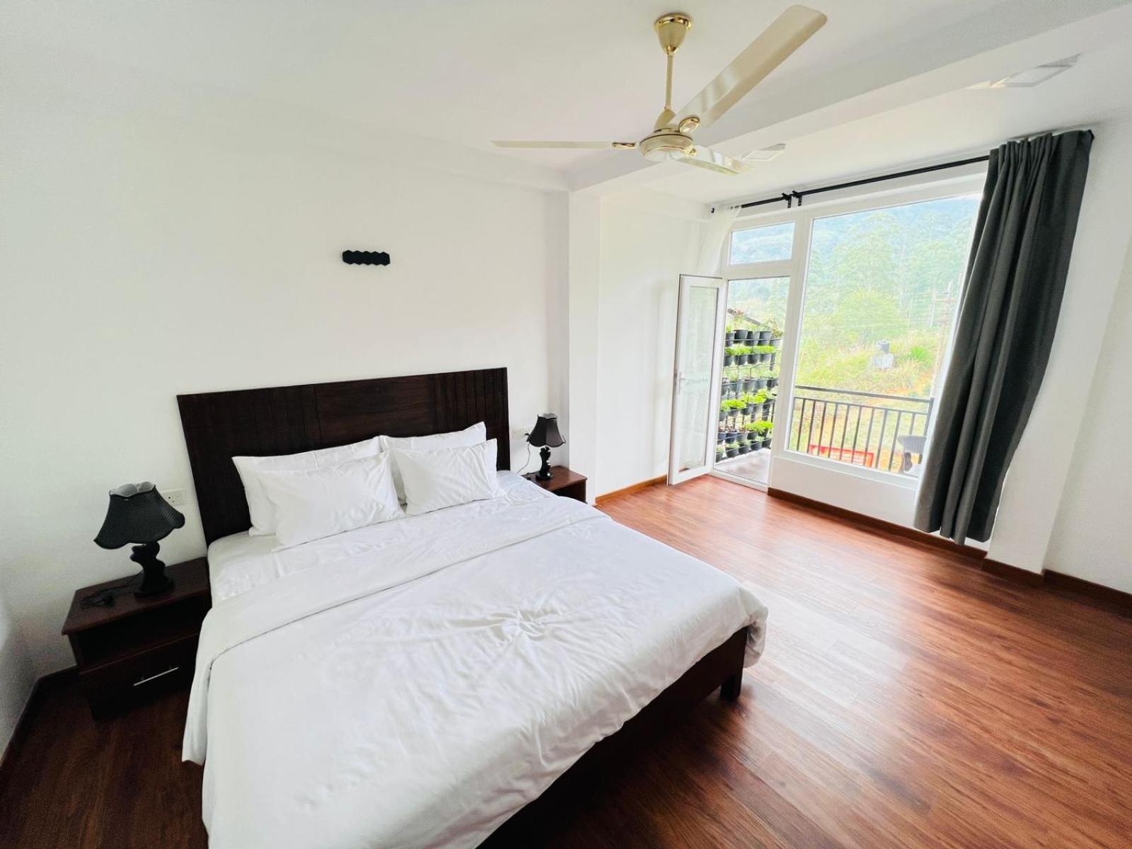 Deluxe Double Room with Balcony photo 1