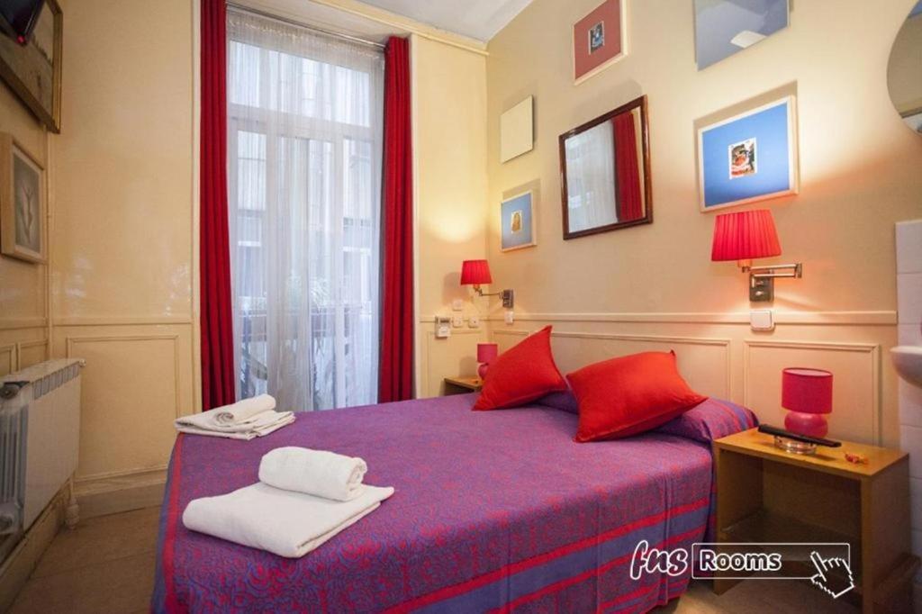 Standard Double Room with Shared Bathroom