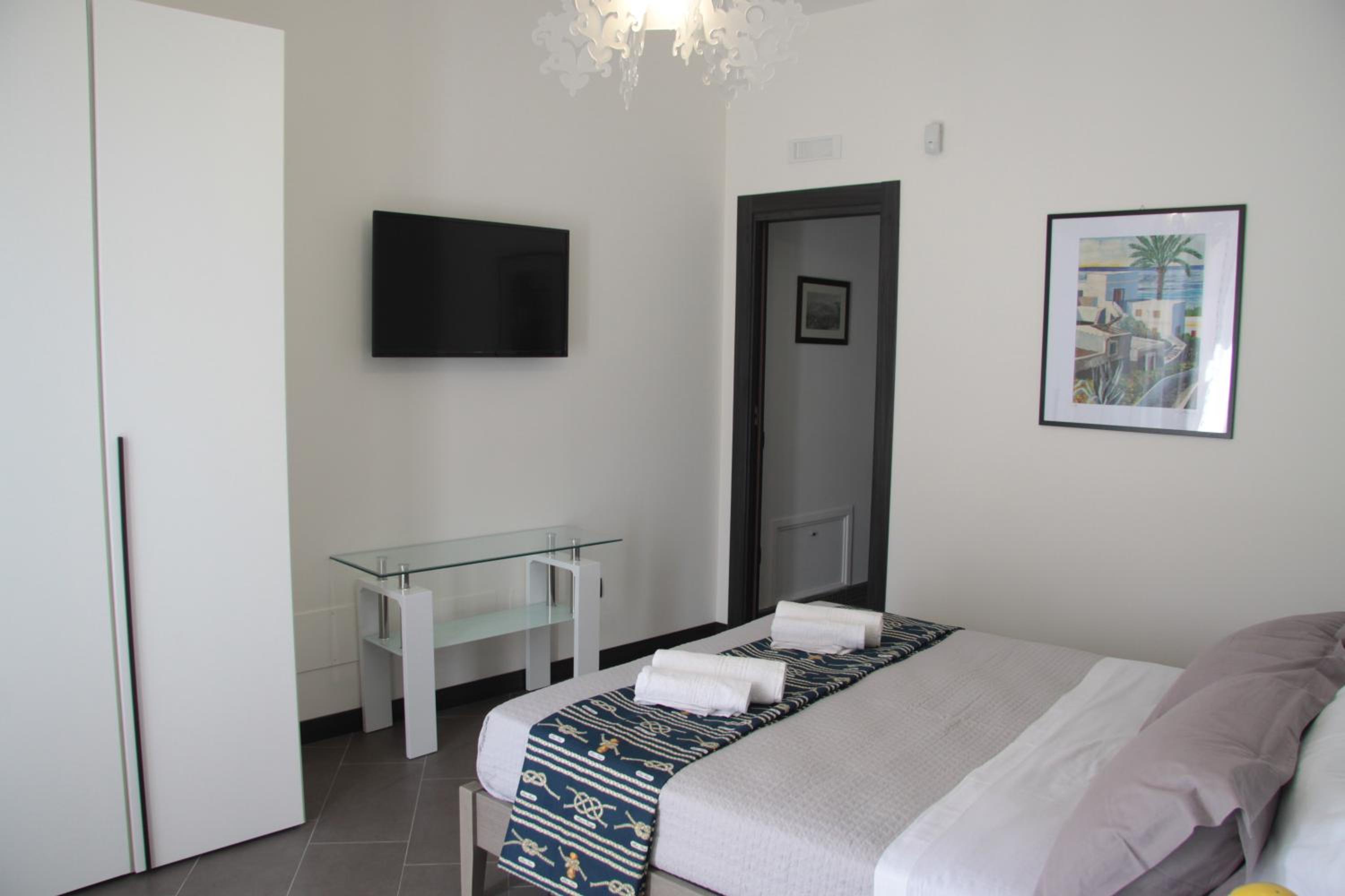 One-Bedroom Apartment with Terrace photo 2
