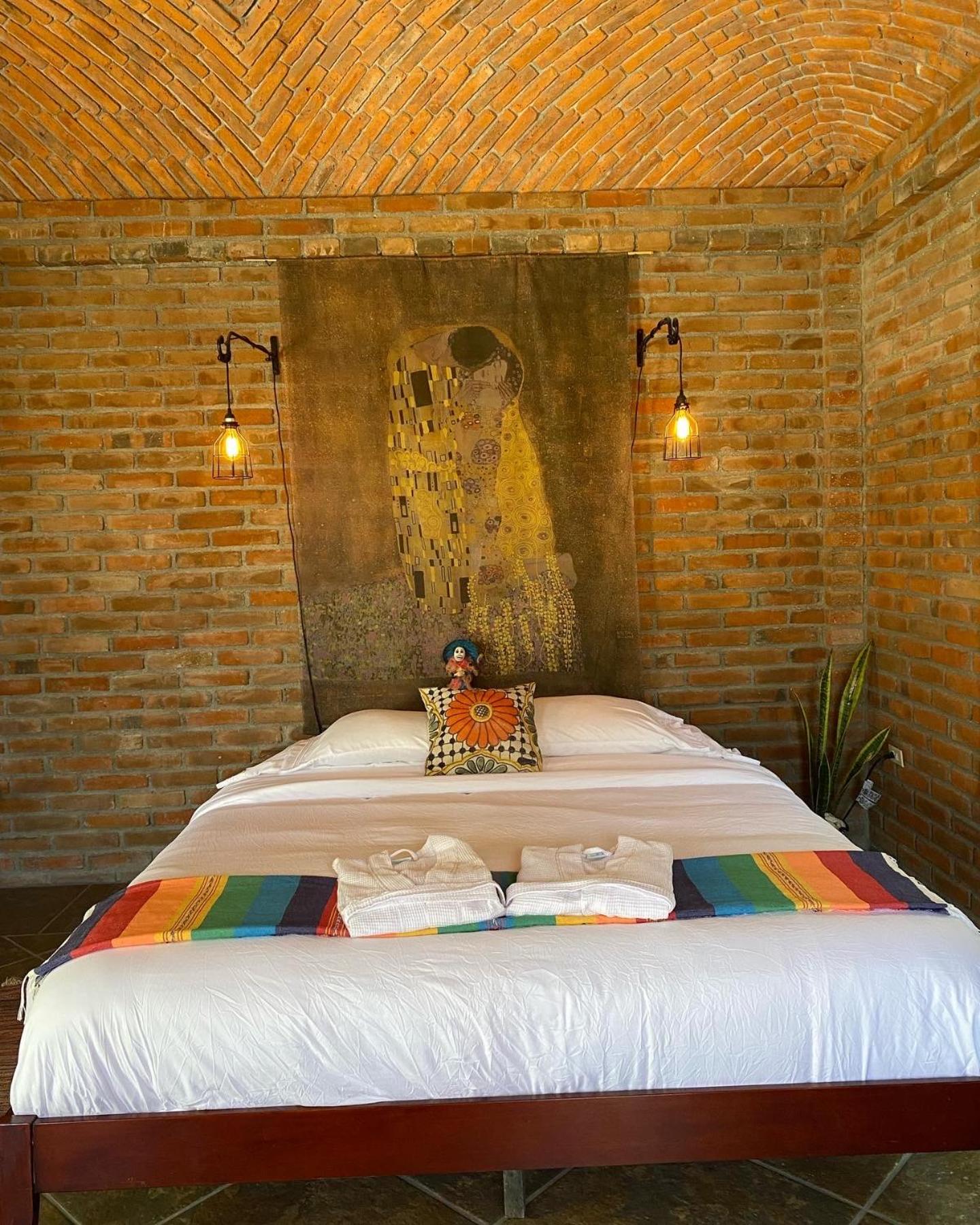 Deluxe King Suite photo 1
