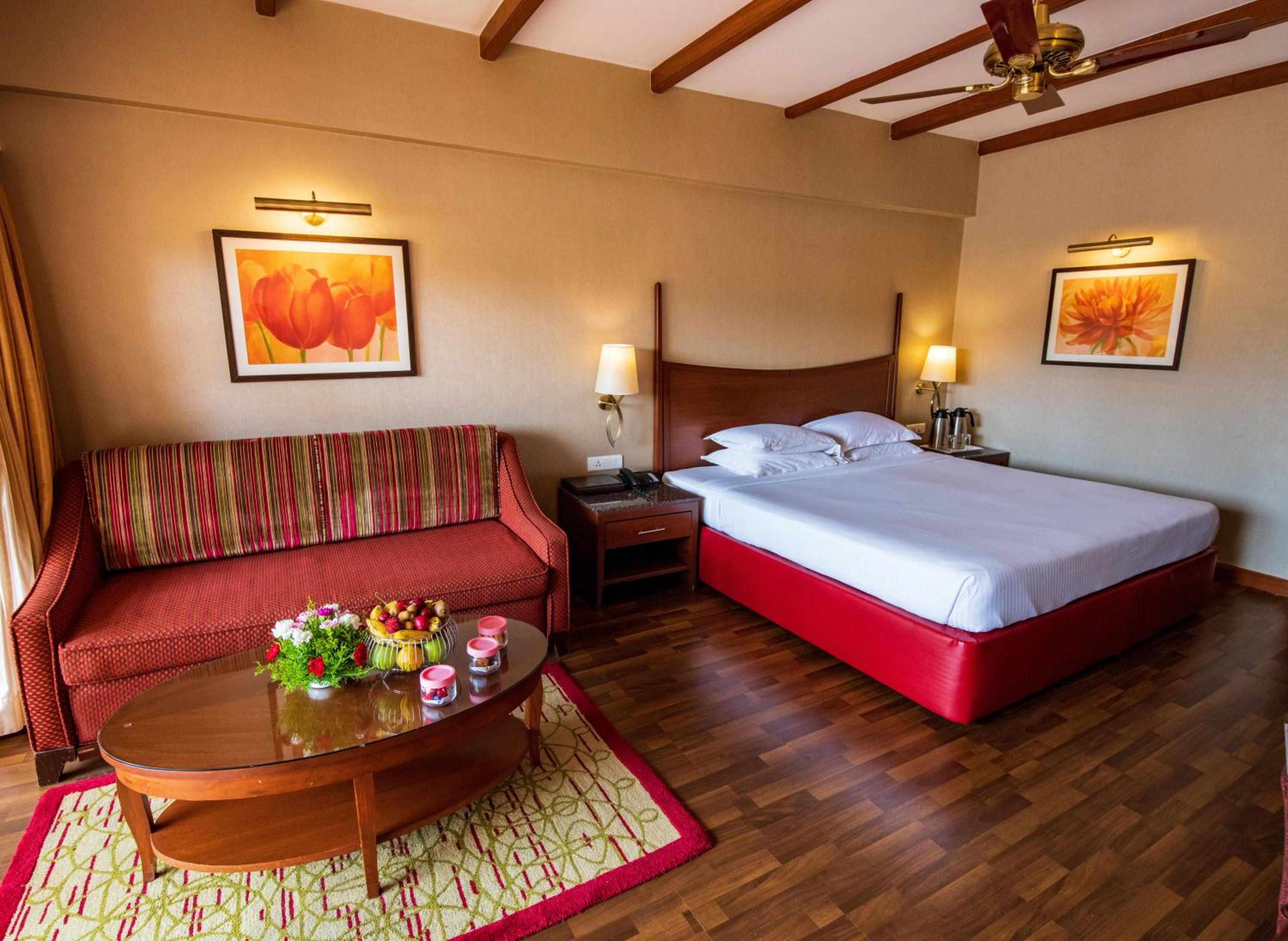 Deluxe Room Lake View with Balcony ALL GIRLS Package