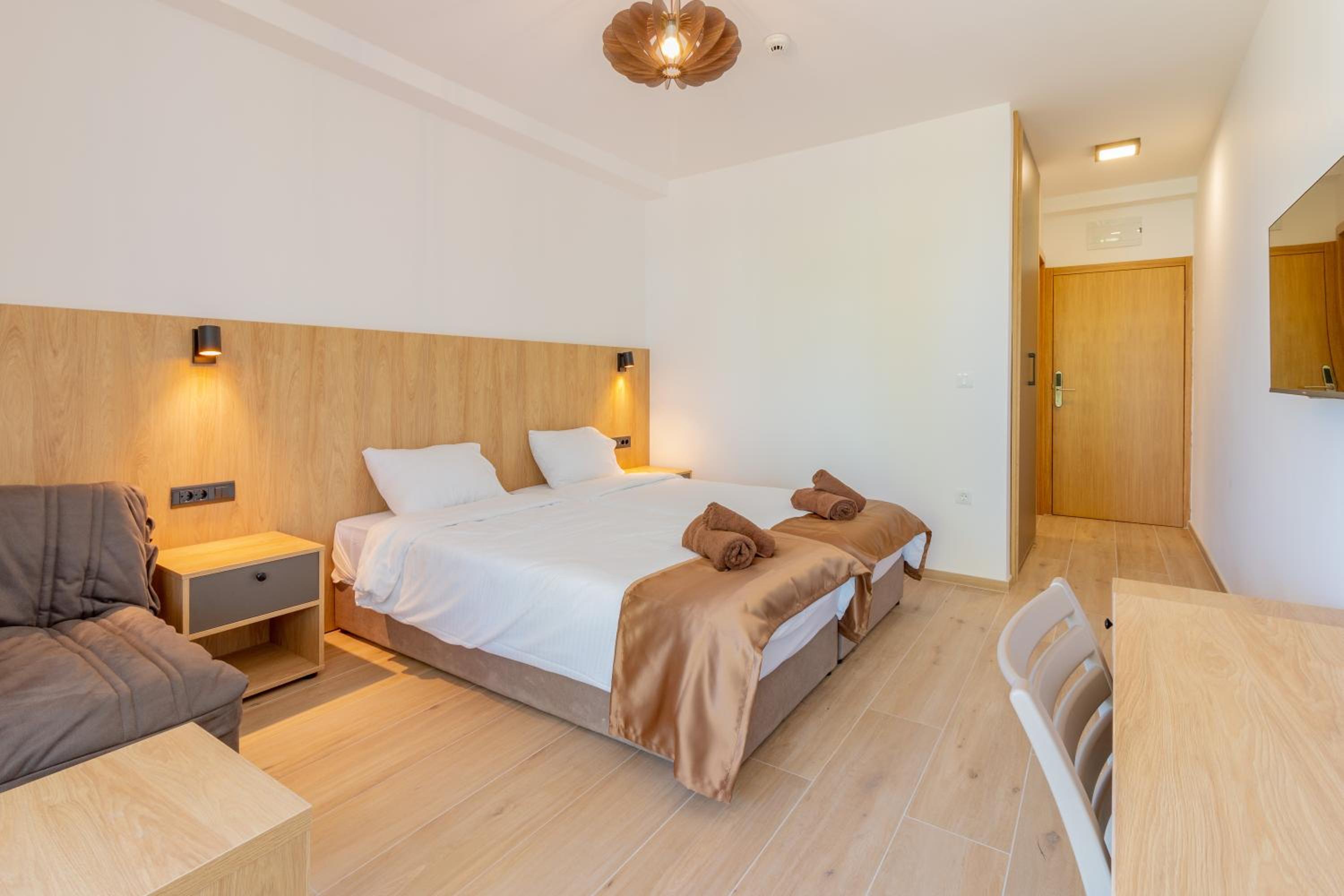 Double Room with Lake View - Ground floor