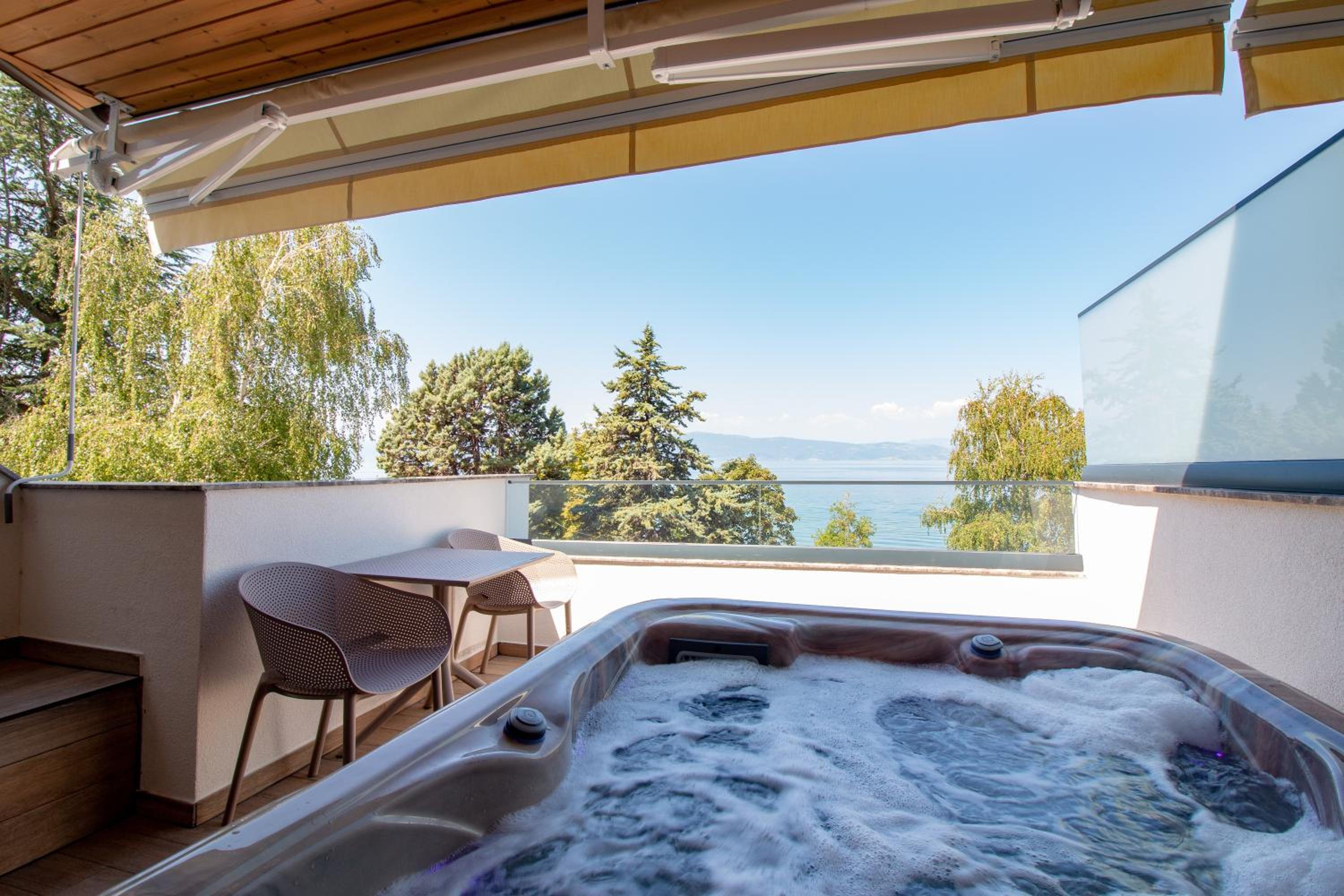 King Room with Spa Bath