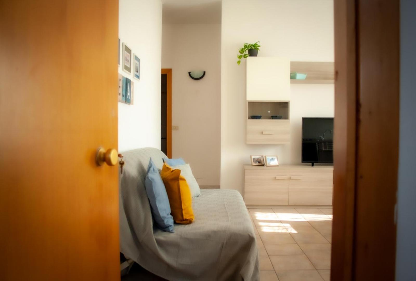 One-Bedroom Apartment with Sea View photo 1