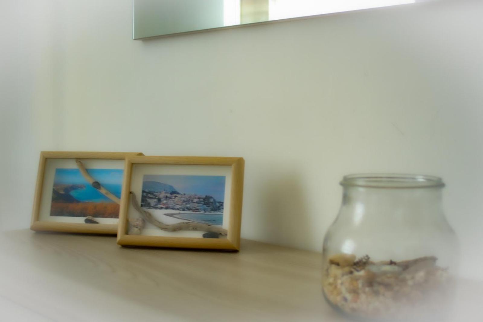 One-Bedroom Apartment with Sea View photo 2