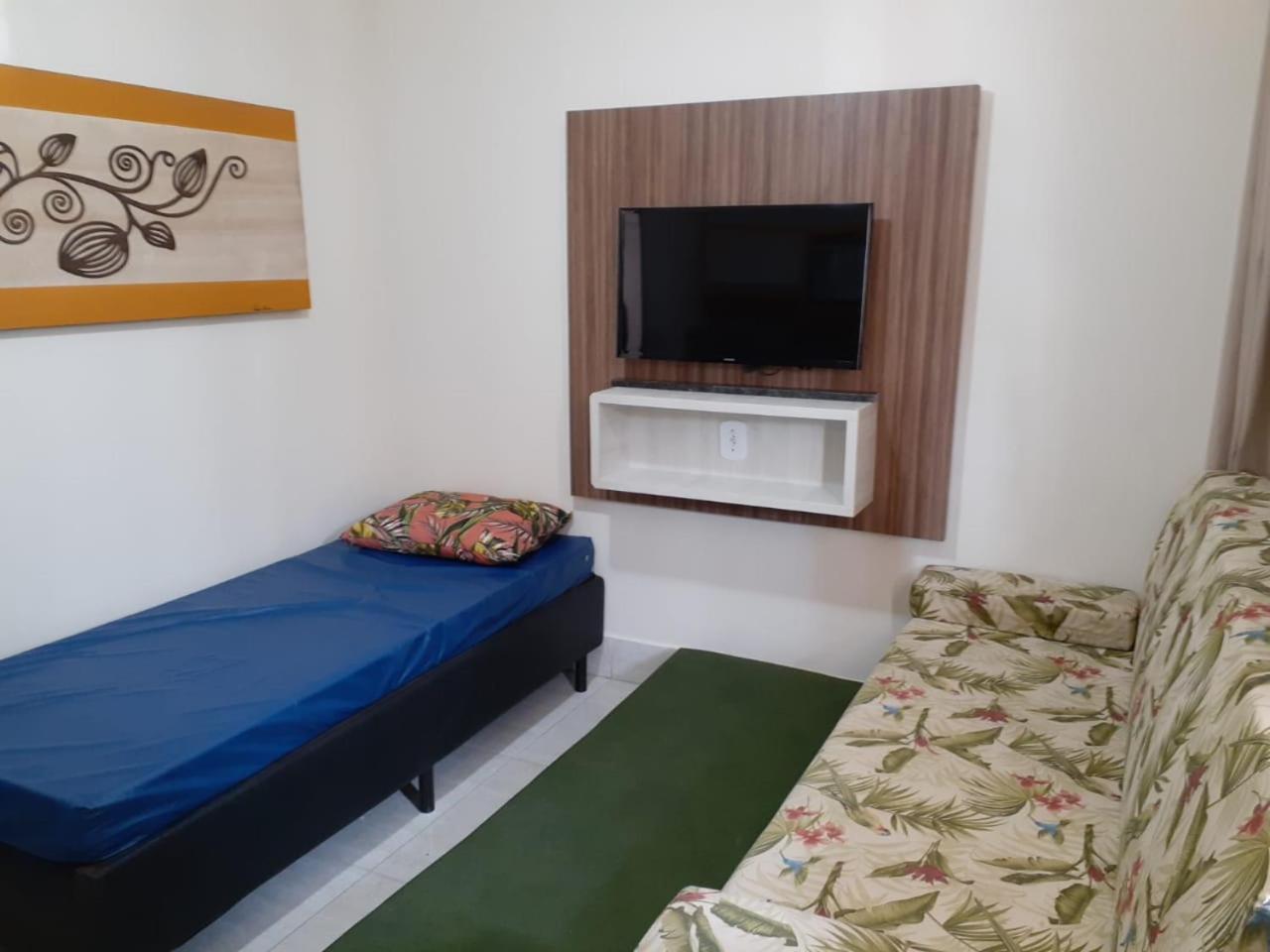 Double Room with Private Bathroom - Photo 3
