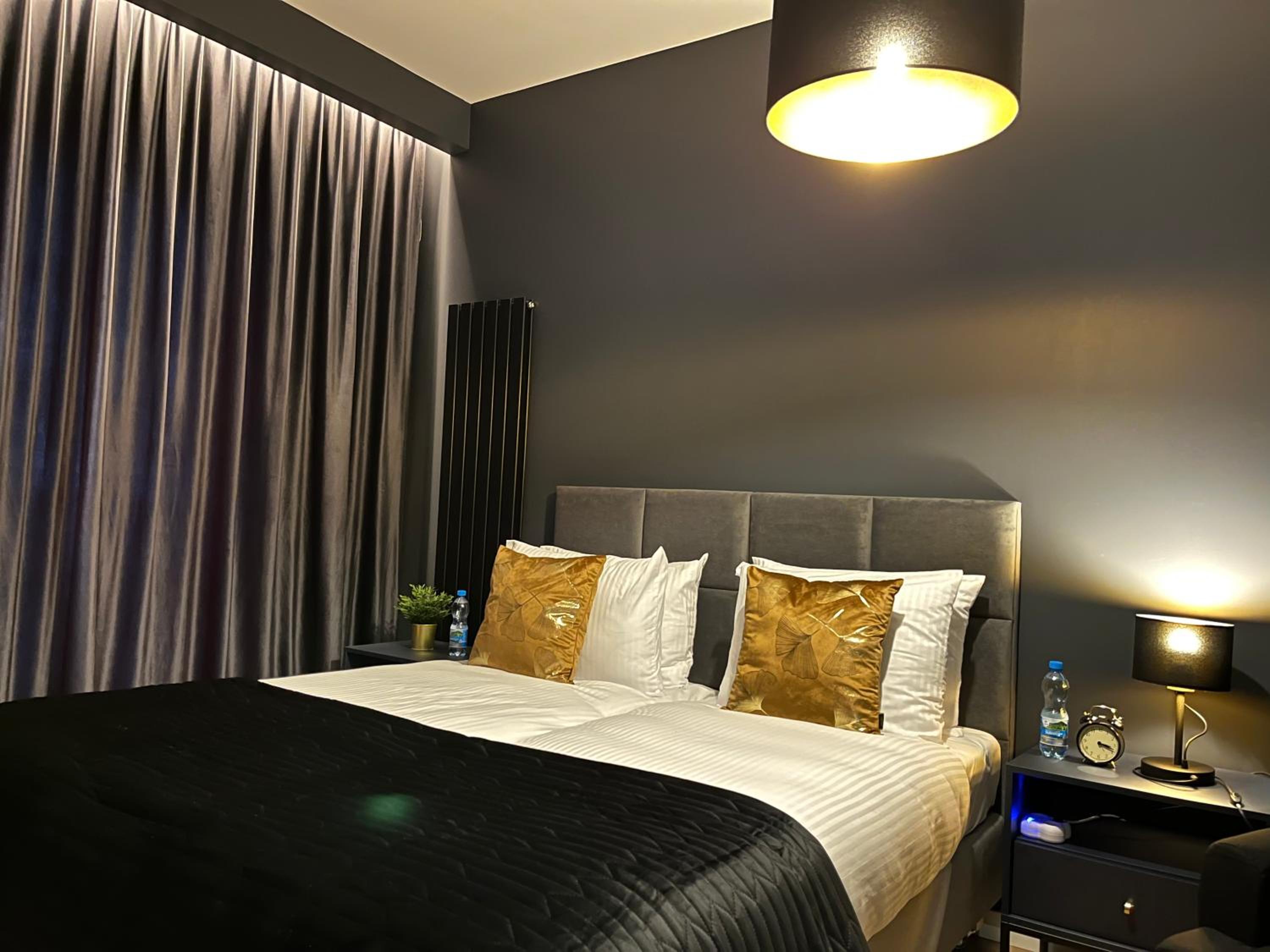 One-Bedroom Apartment - Photo 14