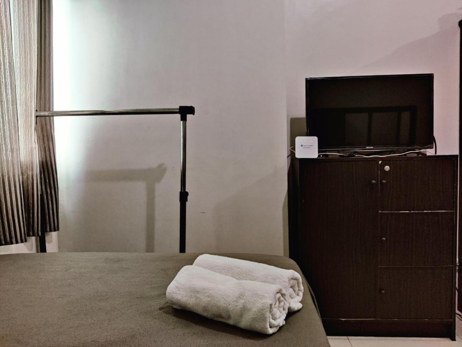 Studio Apartment - Photo 1