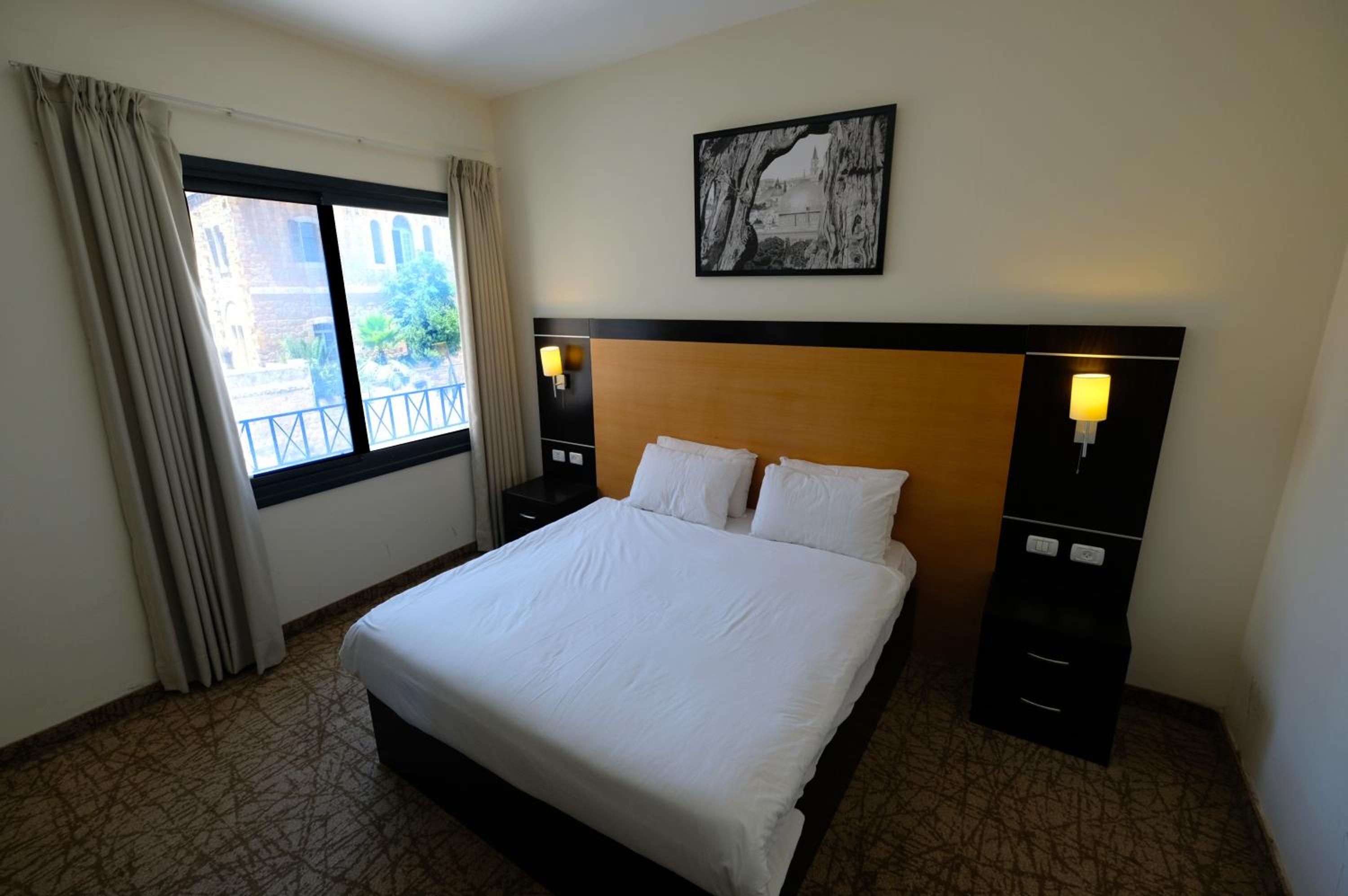 Standard Quadruple Room - Photo 13