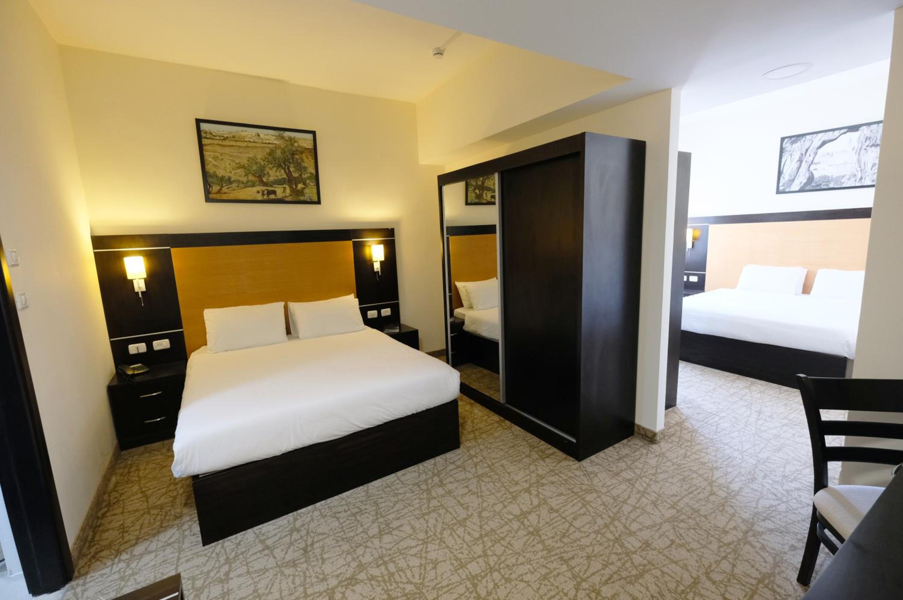 Standard Quadruple Room - Photo 17