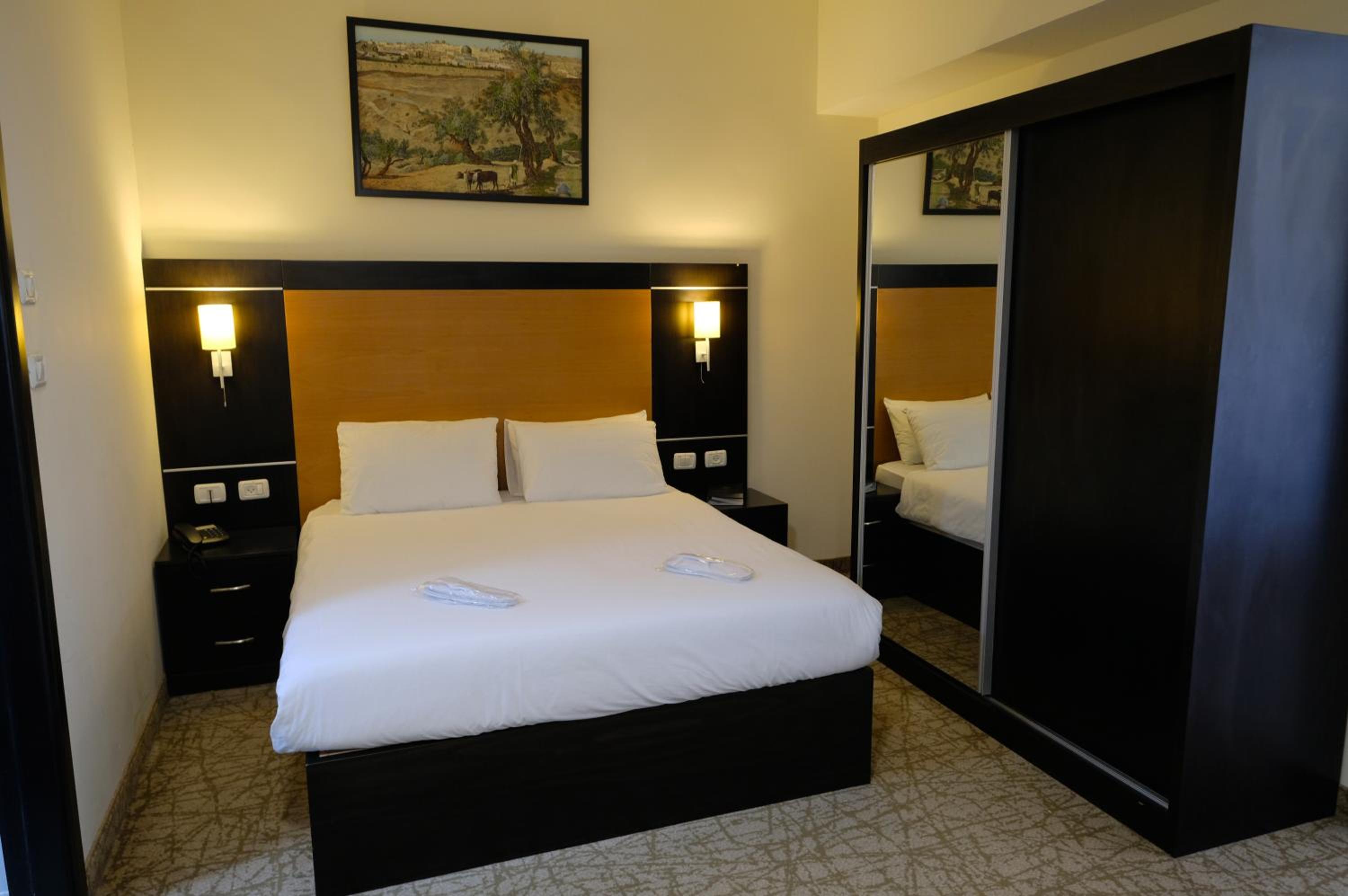 Standard Quadruple Room - Photo 18