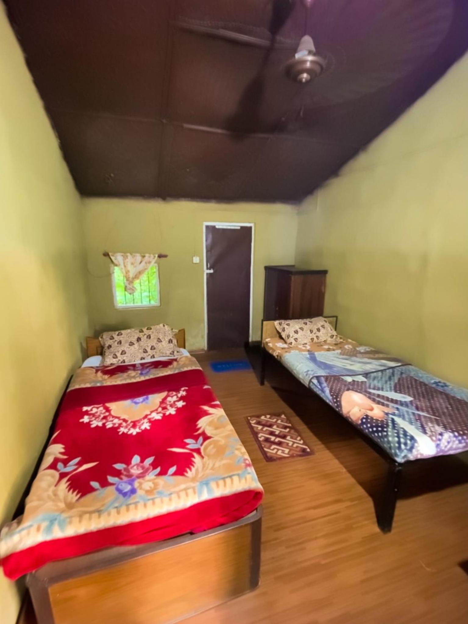 Single Room with Bathroom photo 3
