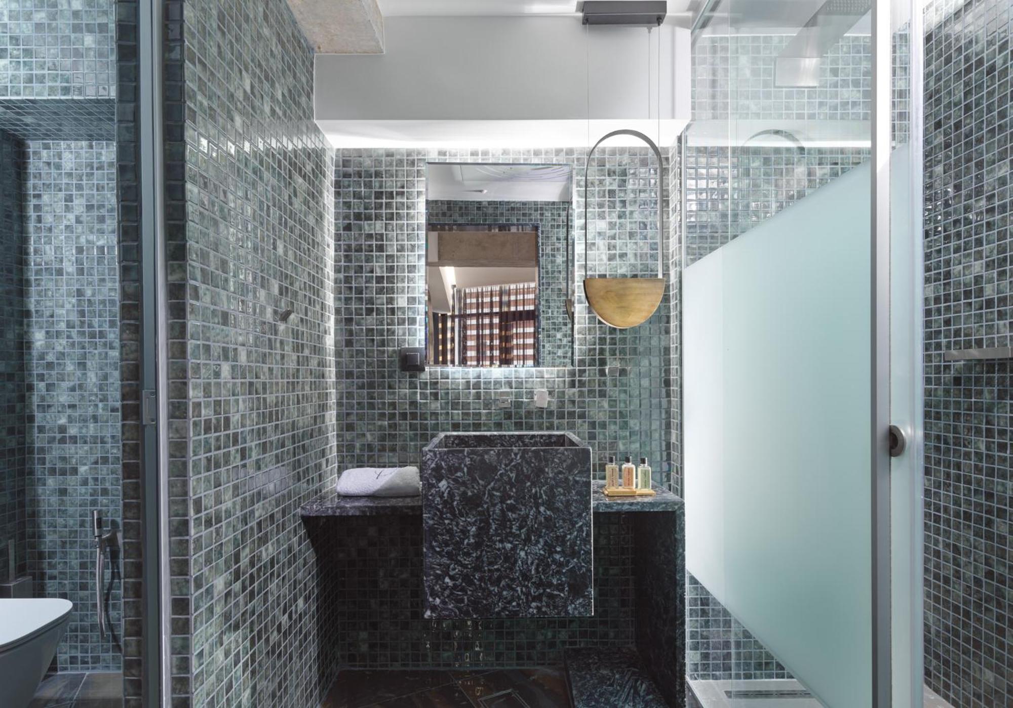 Deluxe Suite with Hot Tub & Sea View - Photo 3
