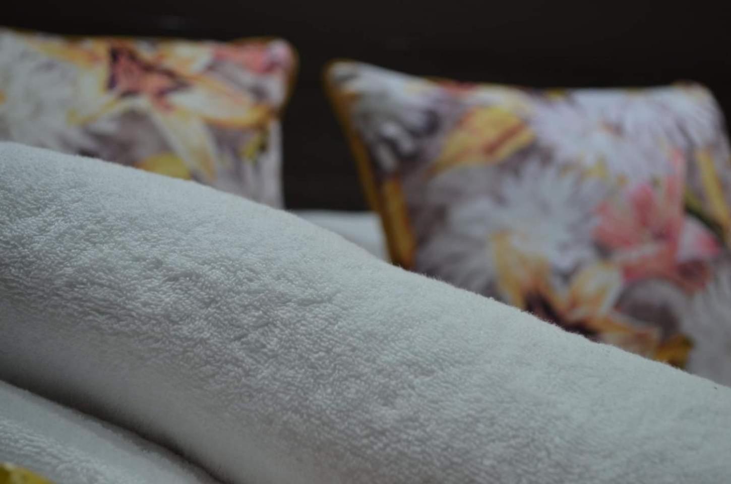 Double Room with Pool View photo 2