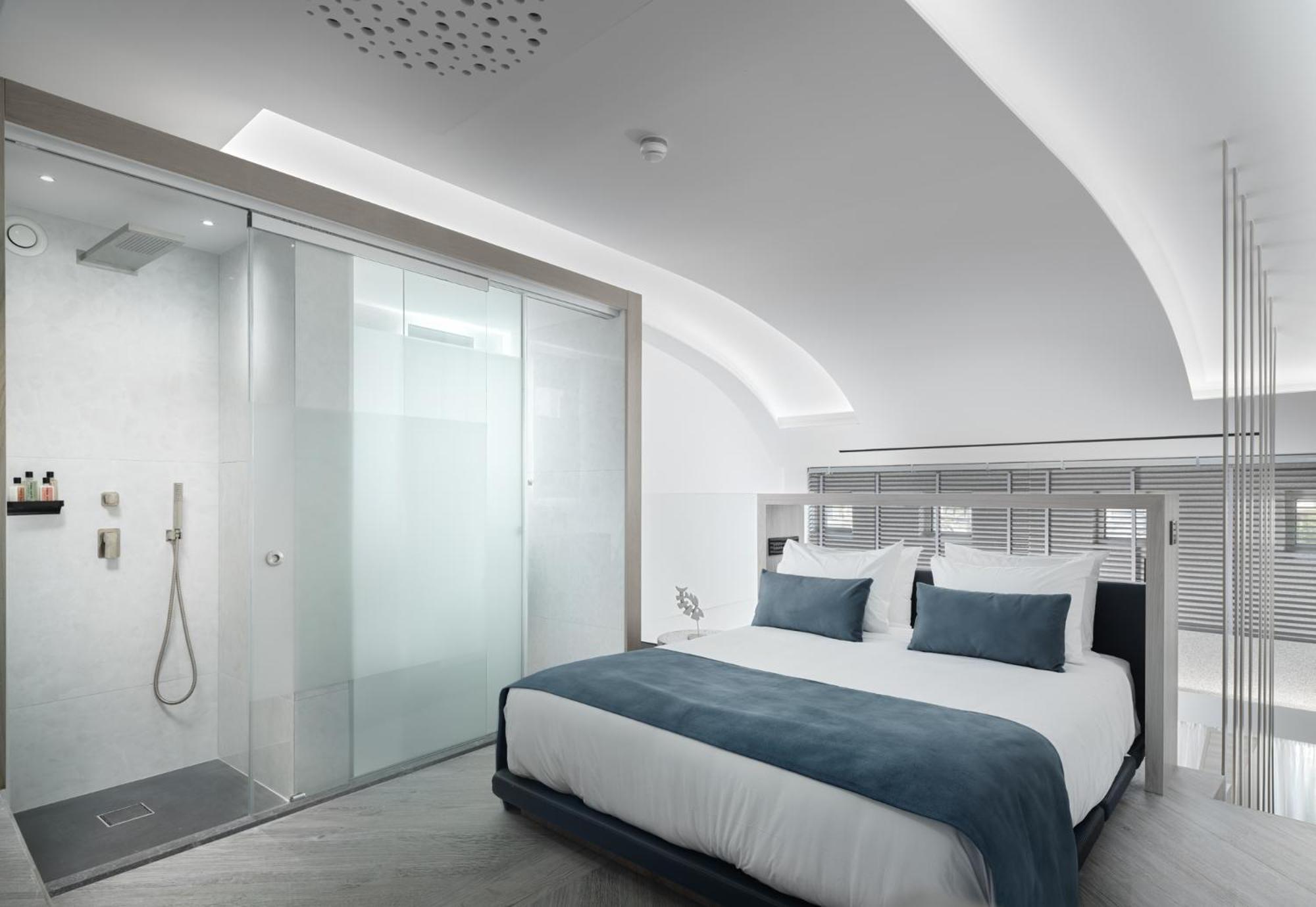 Maisonette with Hot Tub & Sea View - Photo 1