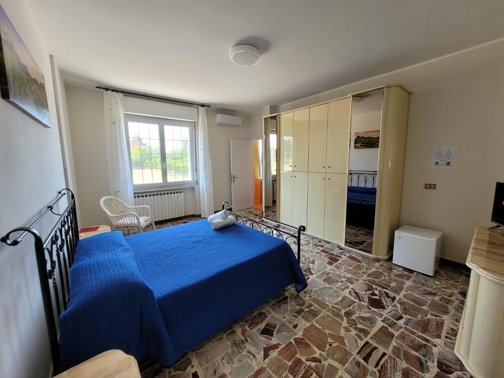 Large Double Room photo 3