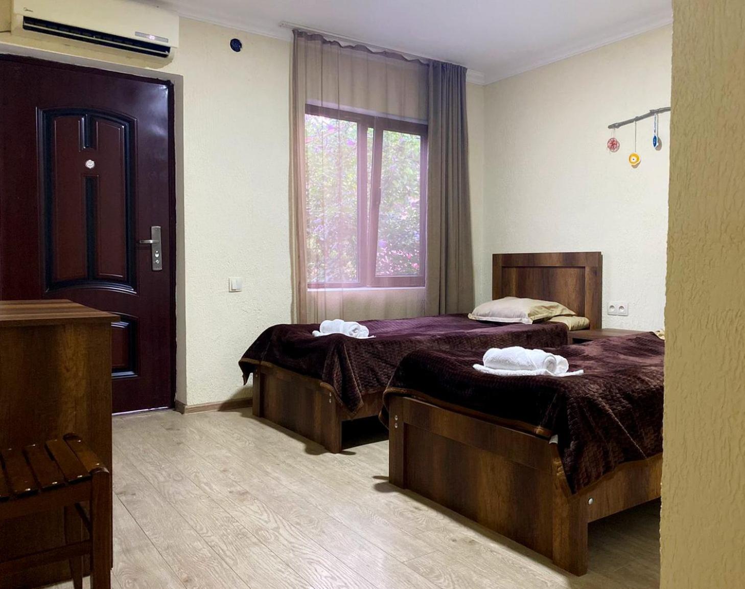Twin Room with Bathroom photo 1