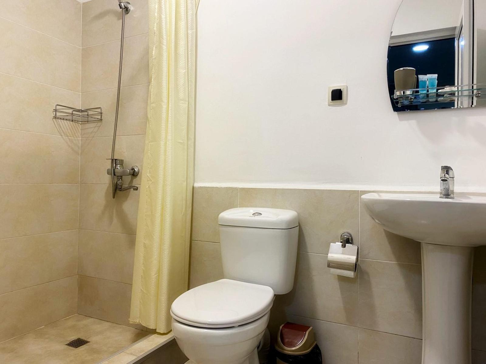 Twin Room with Bathroom photo 3